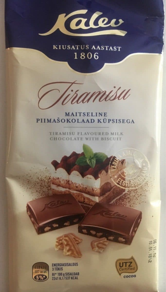 Chocolat au lait goût tiramisu avec biscuit packshot