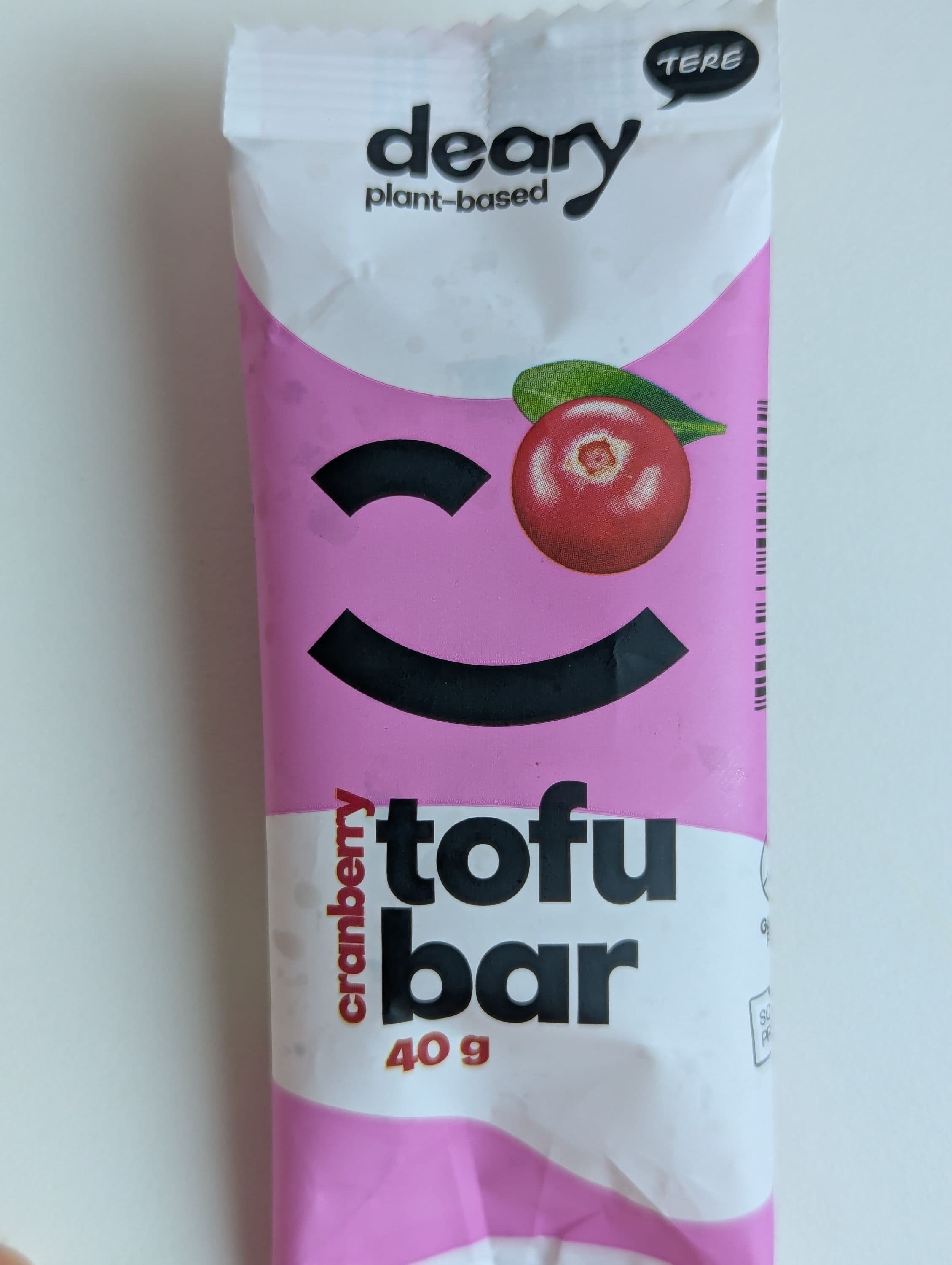 Deary Tofu bar with cranberry filling in chocolate coating packshot