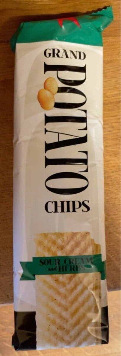 Grand potato chips packshot