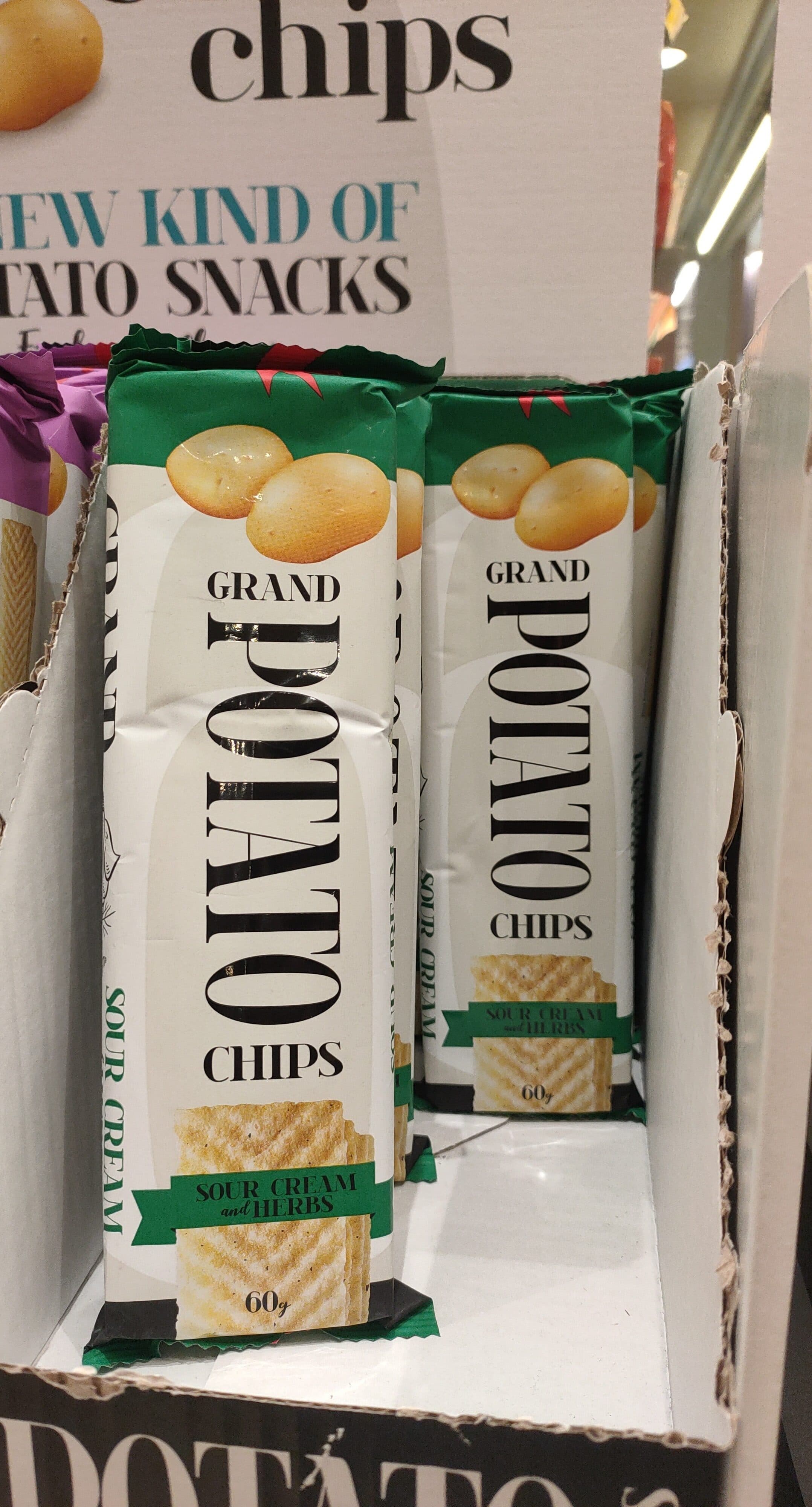 Grand Chips Potato Chips Sour Cream & Herbs packshot