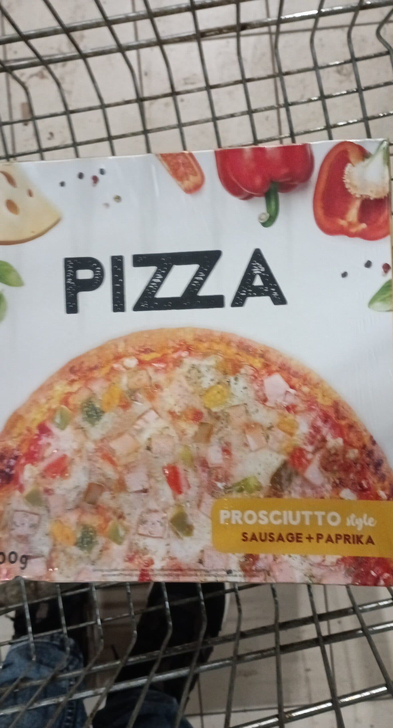 Viciunai Pizza Sausage Paprika packshot