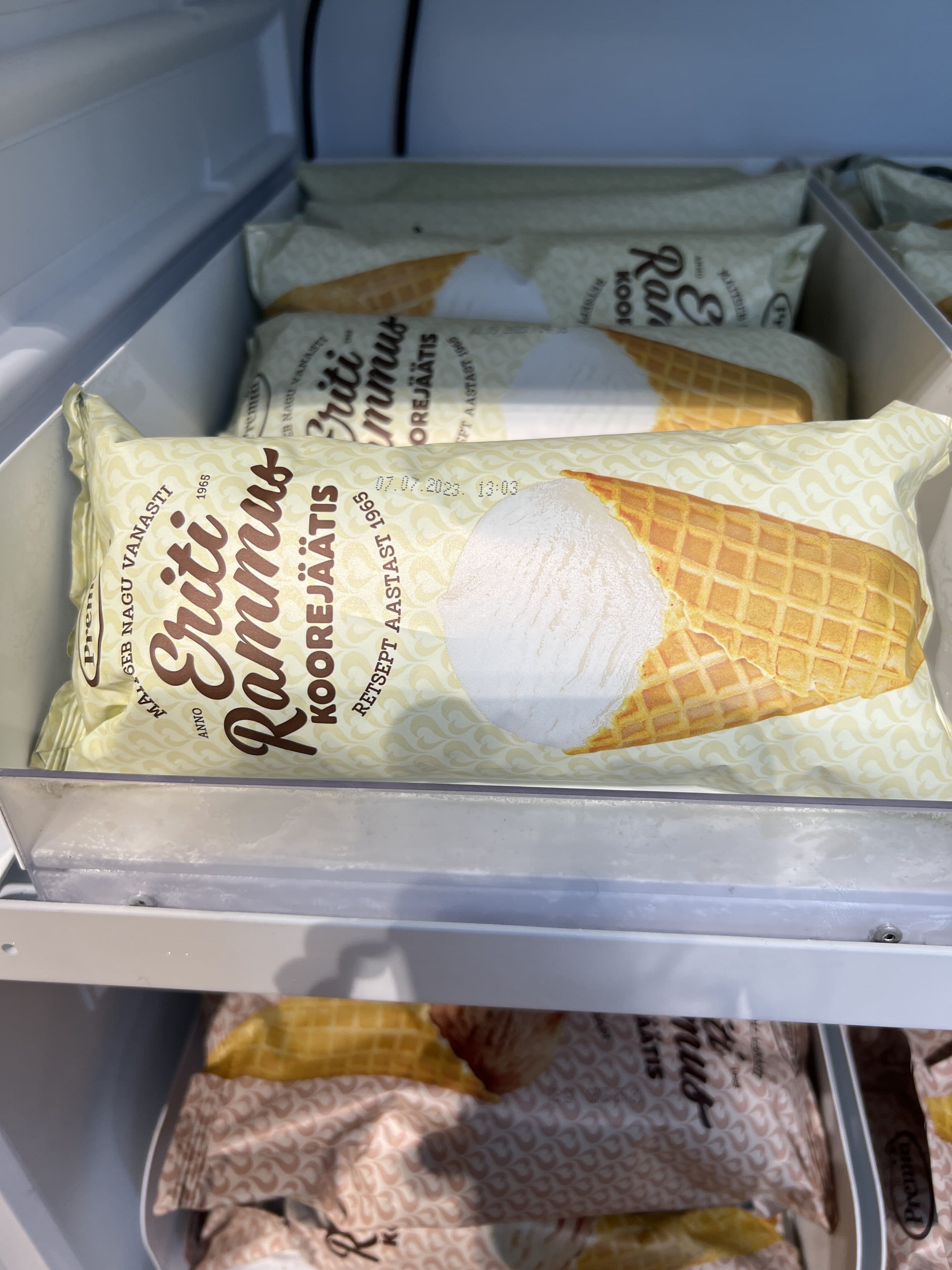 Premia Eriti rammus koorejäätis packshot