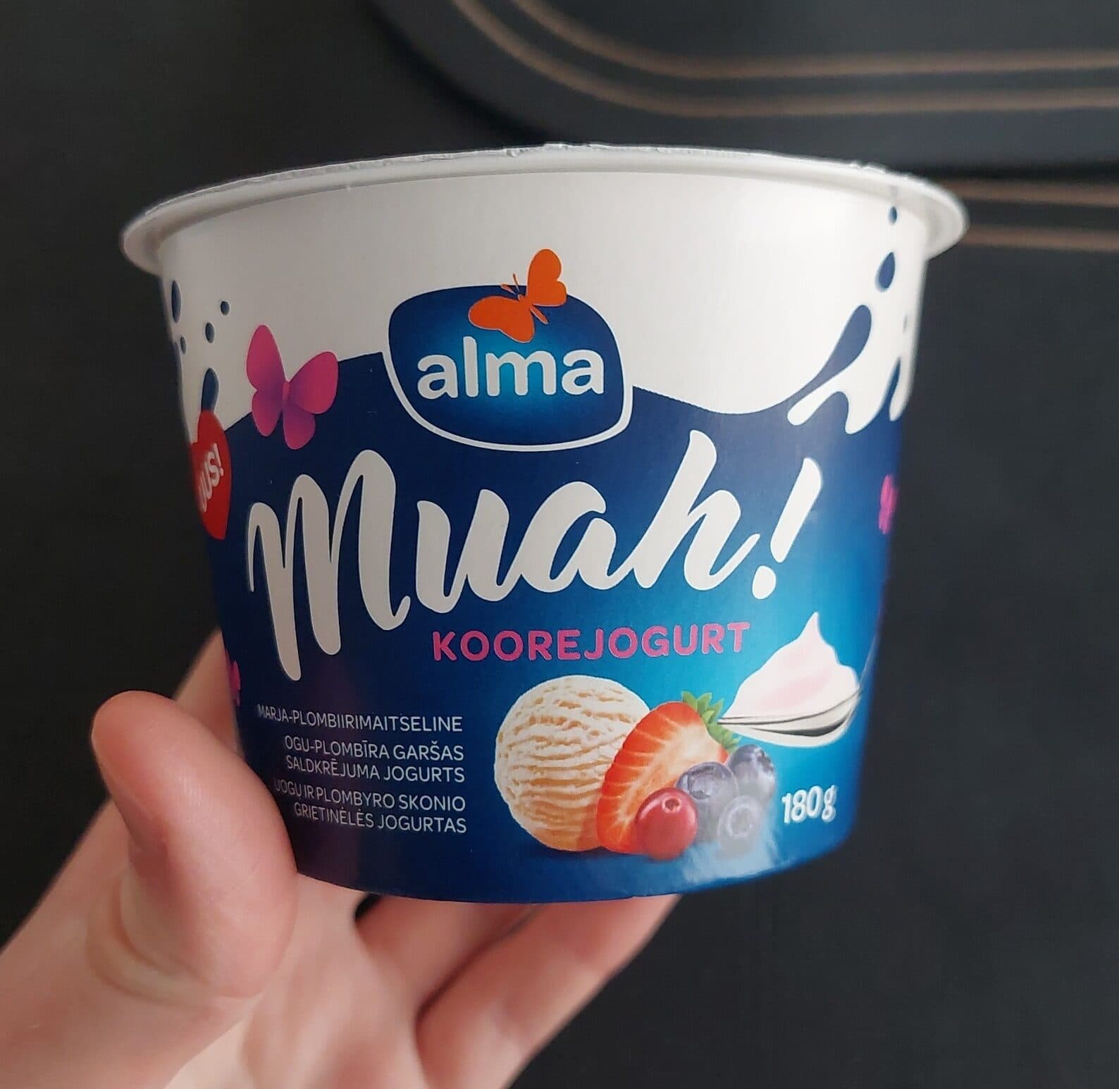 Alma Muah! Marja-Plombiirimaitseeline Koorejogurt packshot