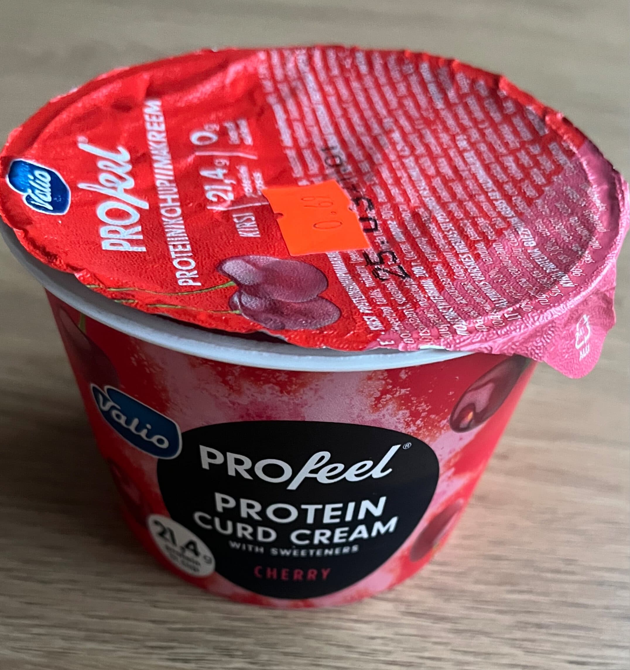 Valio Pro feel CHERRY protein curd cream with sweeteners packshot
