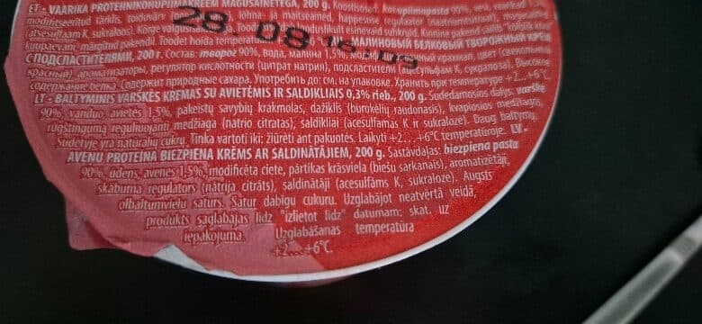 Valio protein curd cream packshot