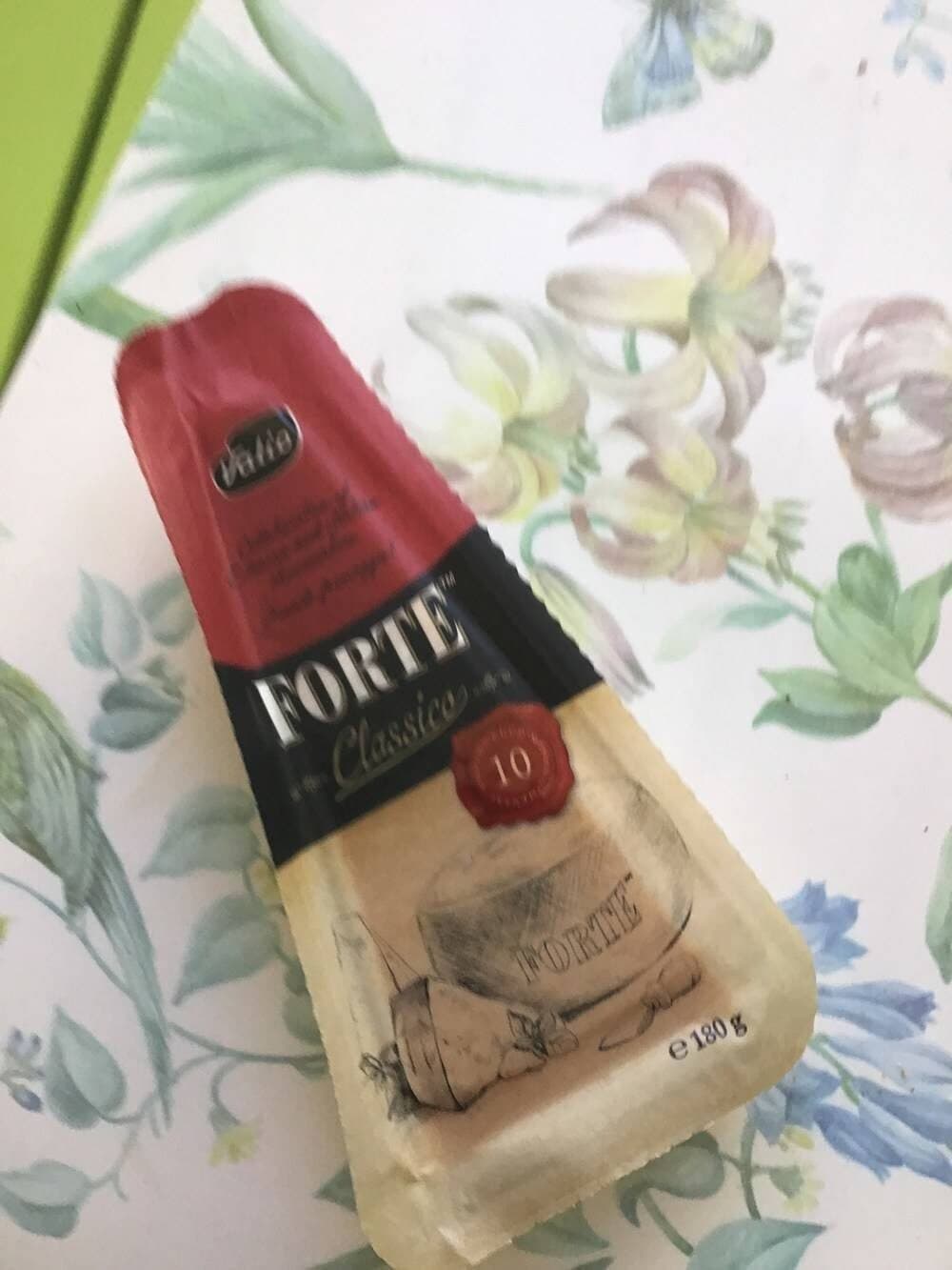 Valio Forte classico packshot