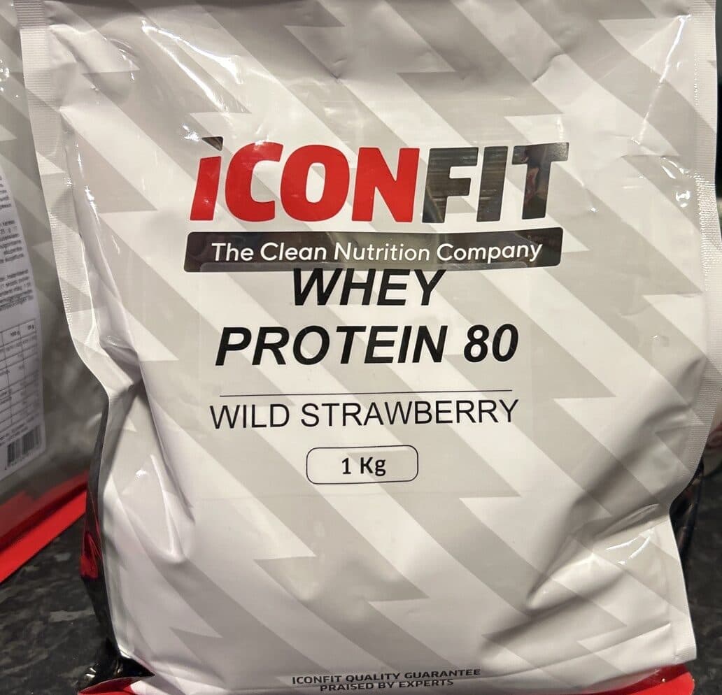 Icon Fit Wild Strawberry Whey Protein 80 packshot