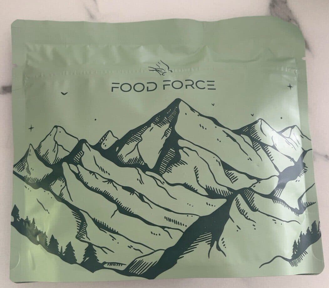 Pasta with cheese sauce packshot