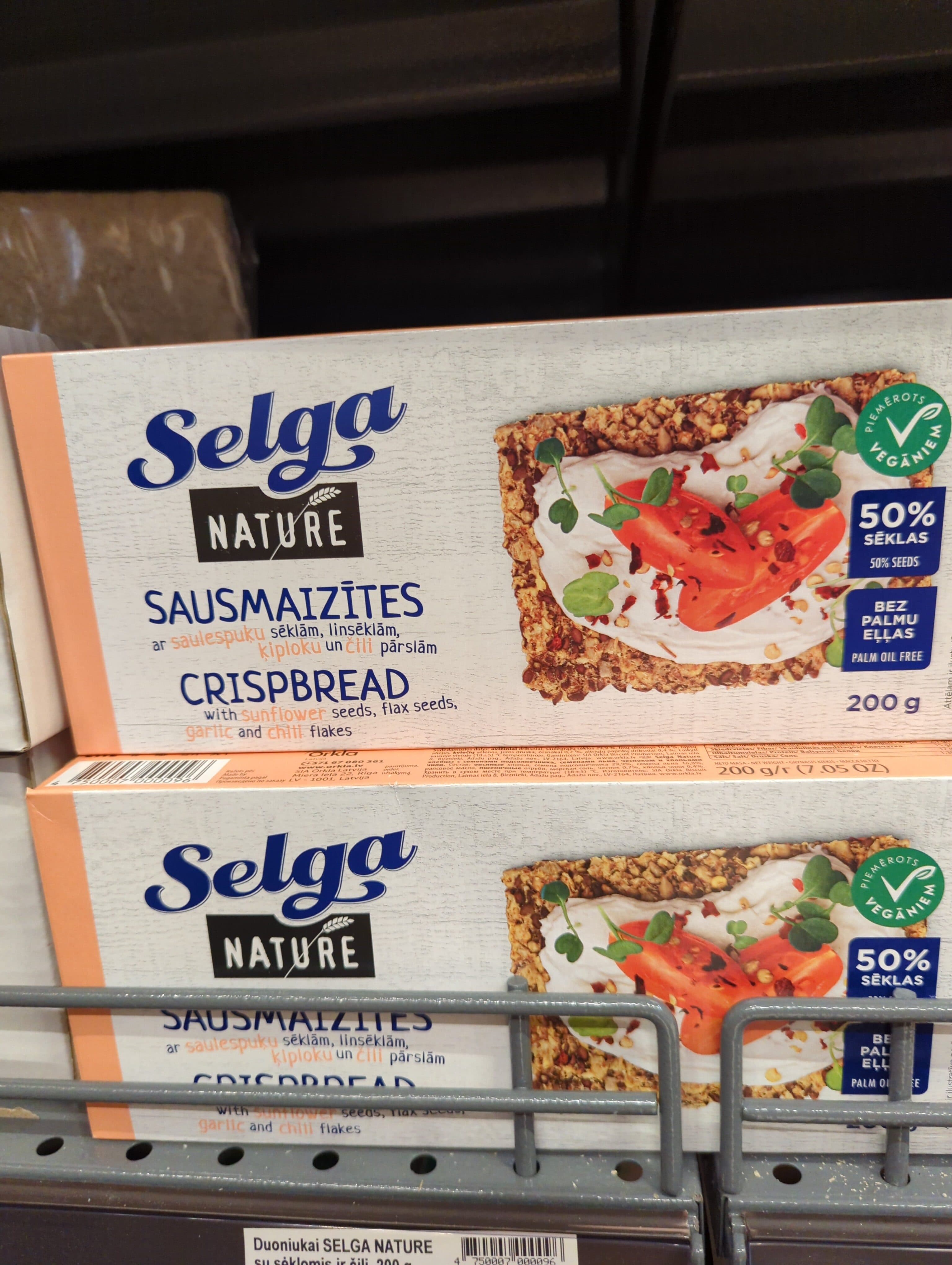 Selga Nature CRISPBREAD with sunflower seeds, flax seeds, garlic and chili flakes packshot