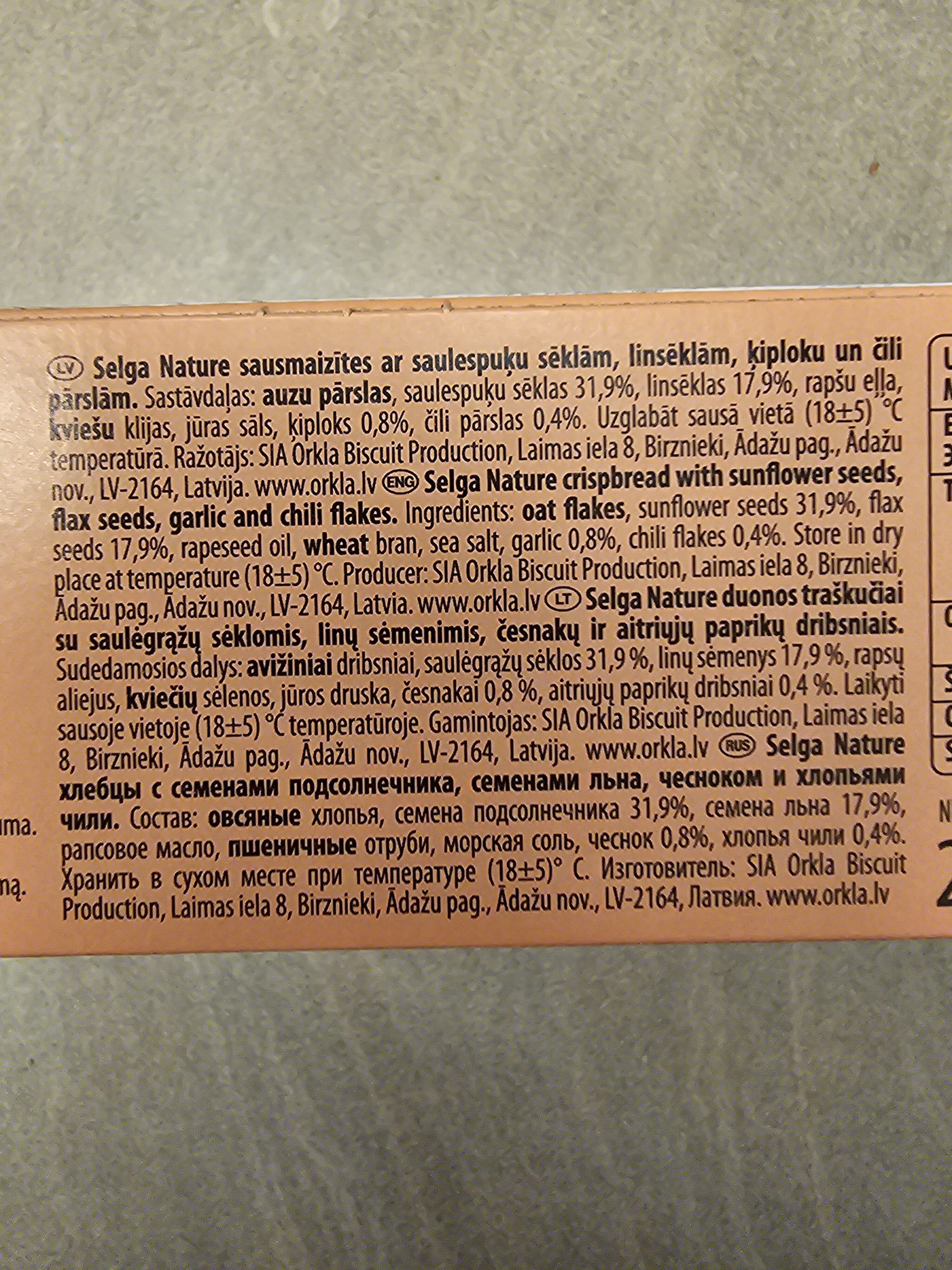 Selga Nature CRISPBREAD with sunflower seeds, flax seeds, garlic and chili flakes packshot