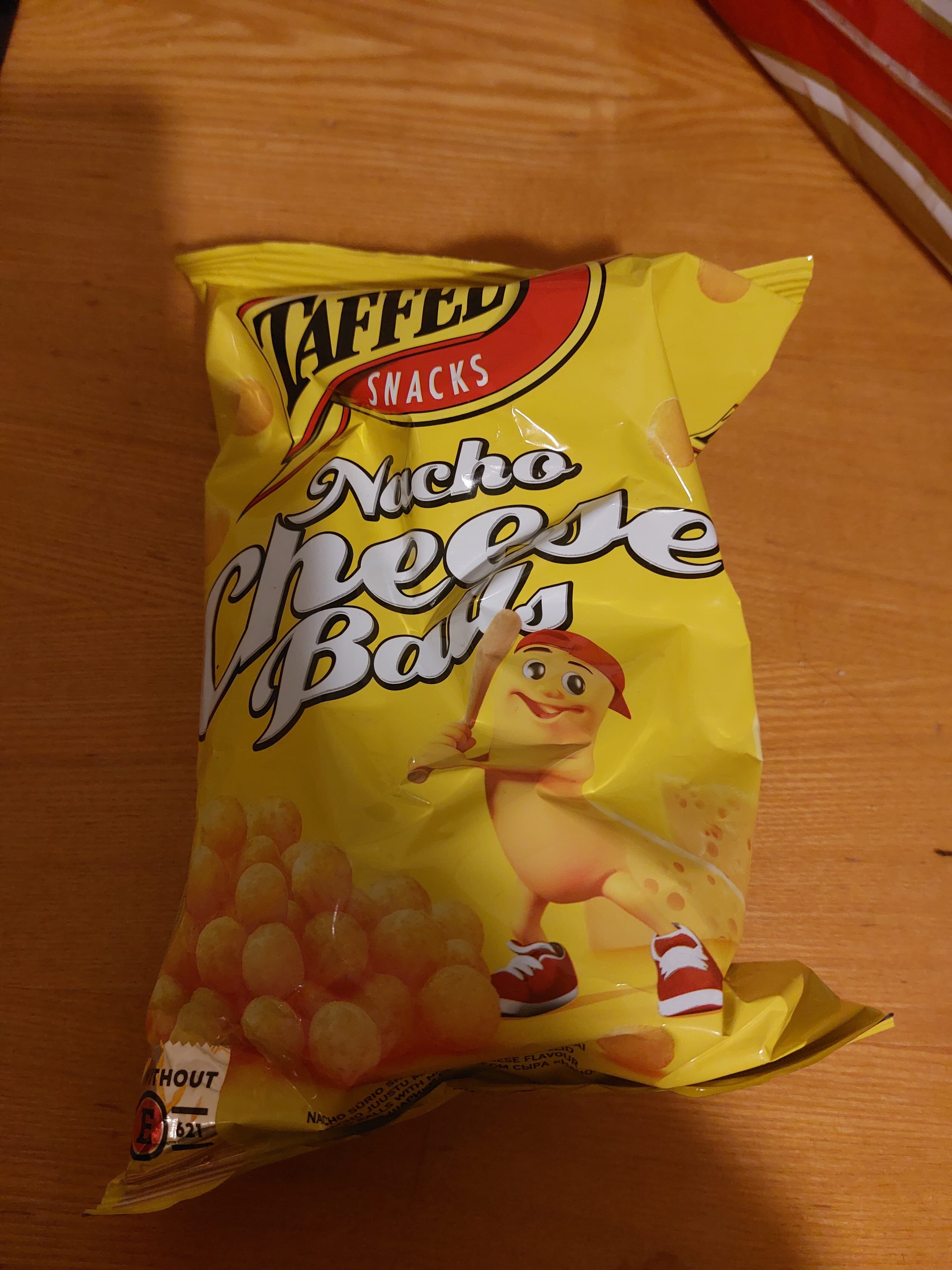taffel nacho cheese balls packshot