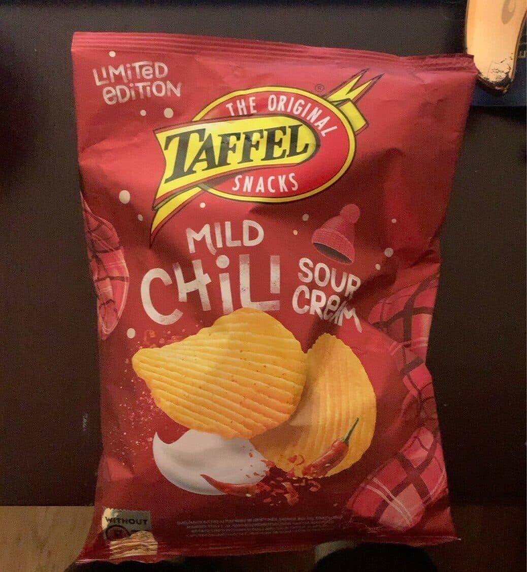 The original taffel snacks (mild chilli & sour cream) packshot