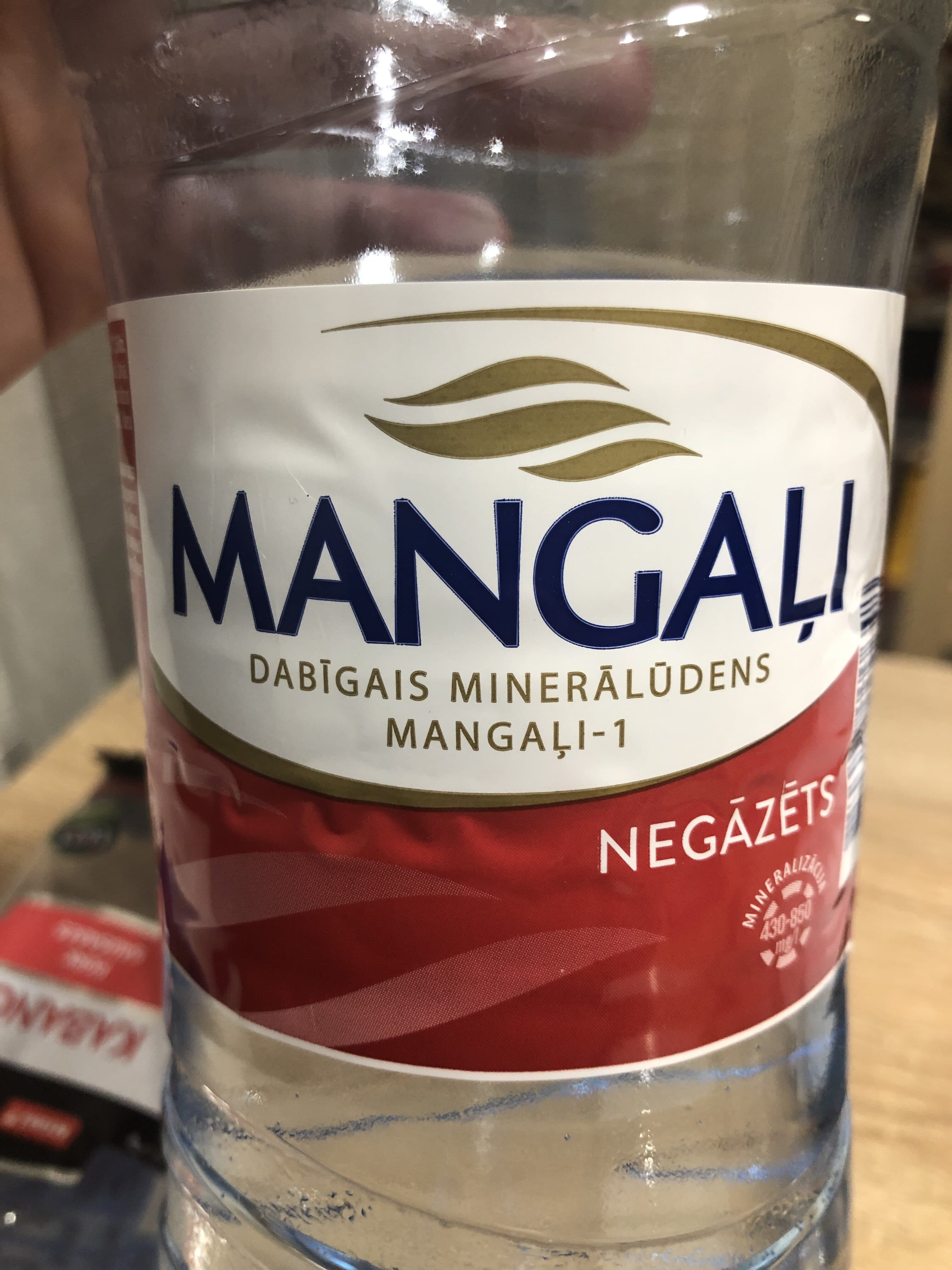 Mangaļi Dabīgais minerālūdens Mangaļi-1, negāzēts packshot