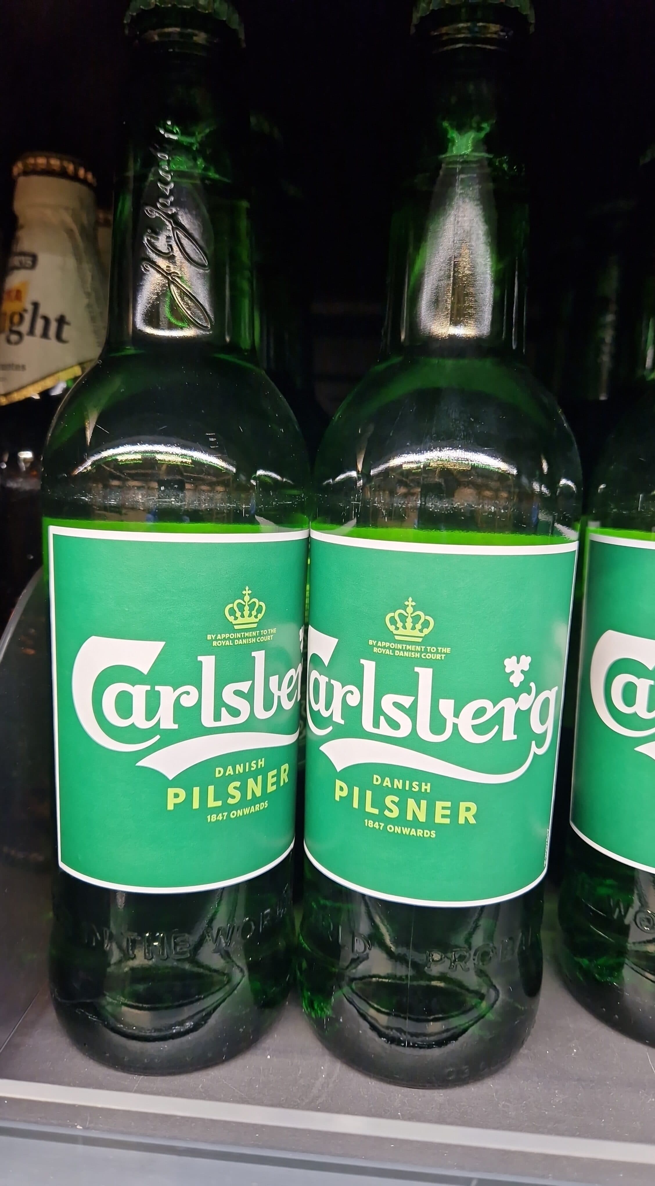 Šviesus alus CARLSBERG 5% packshot