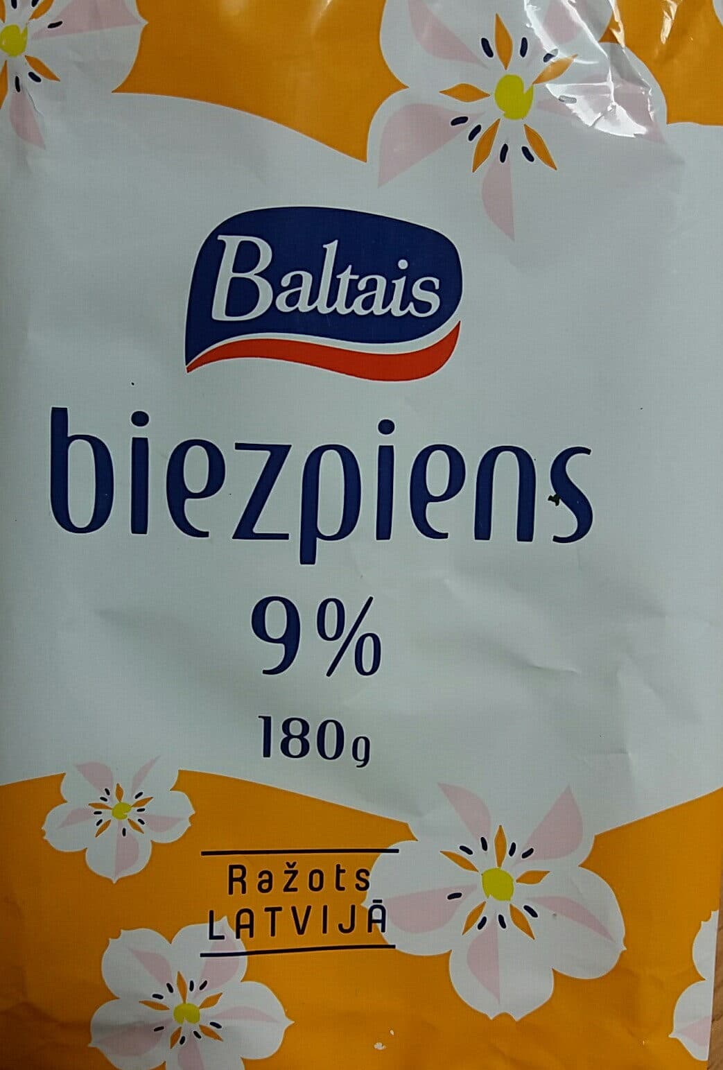 Baltais 9% biezpiens packshot