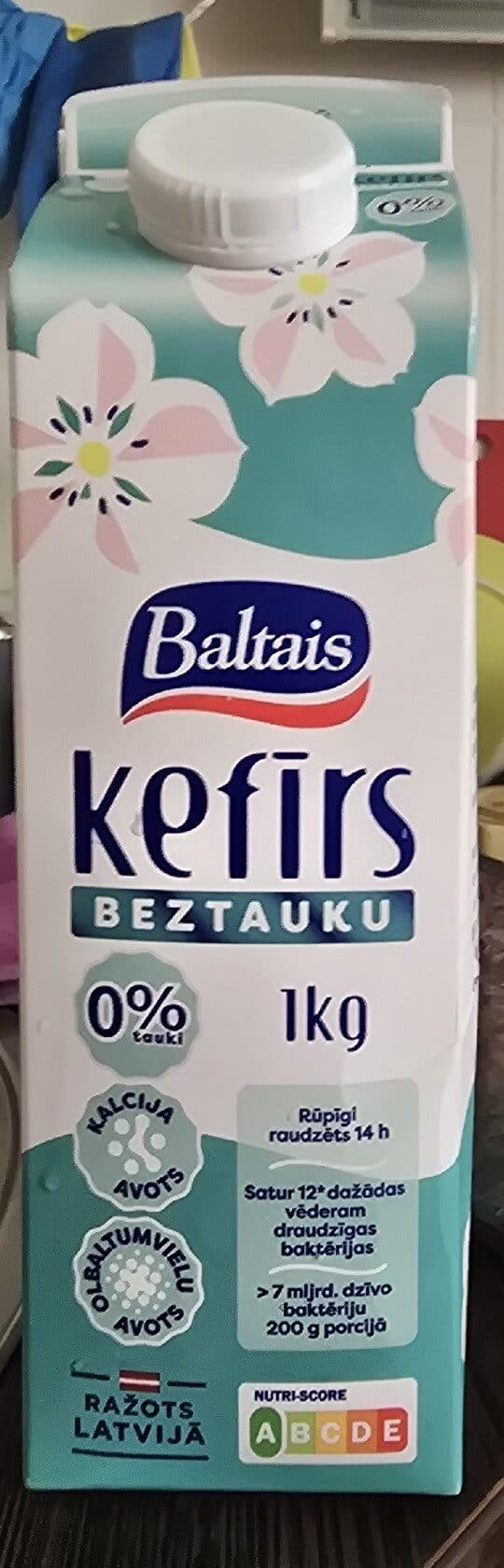Baltais Beztauku Kefīrs packshot