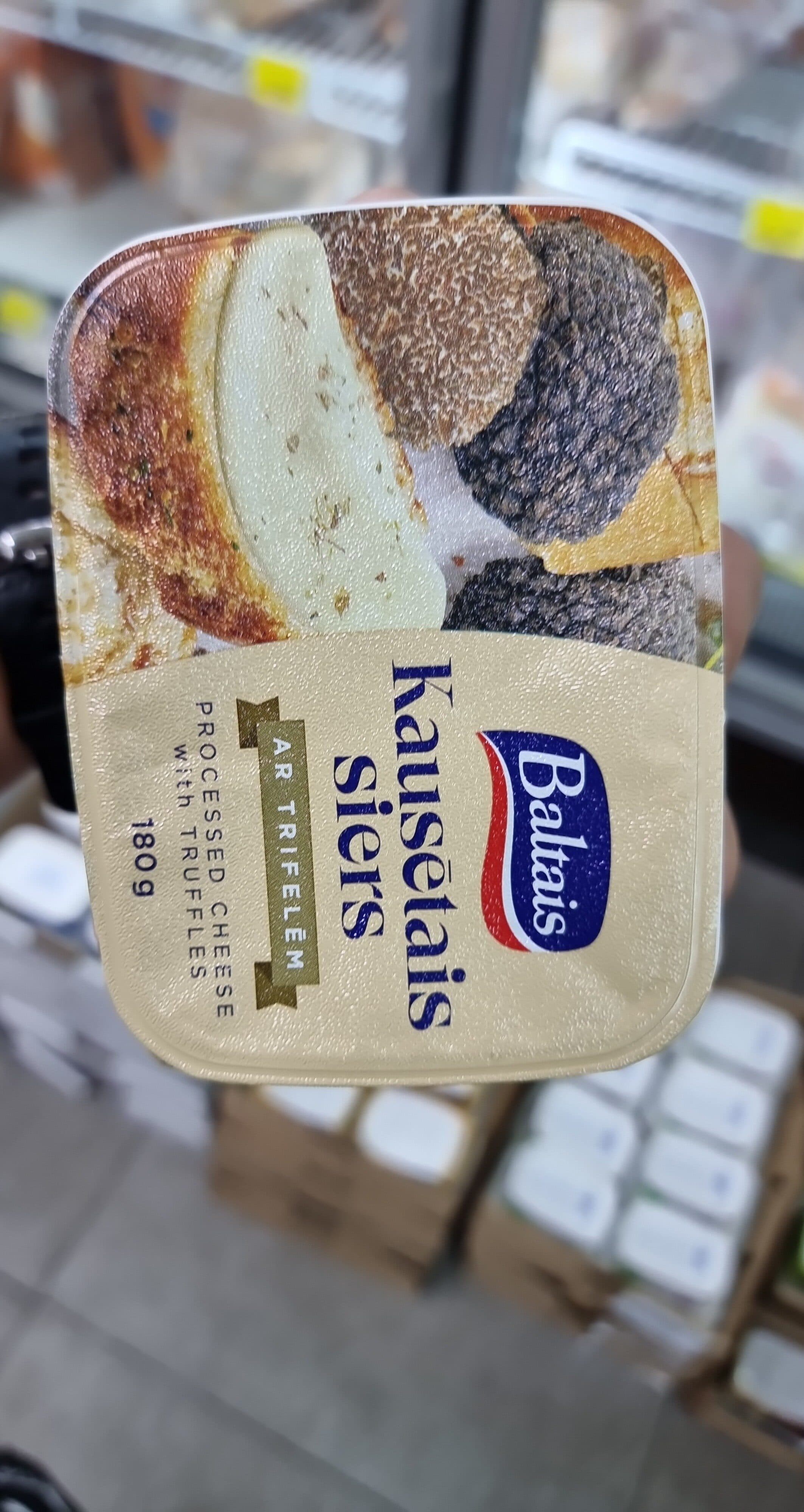 Baltais Kausetais siers packshot