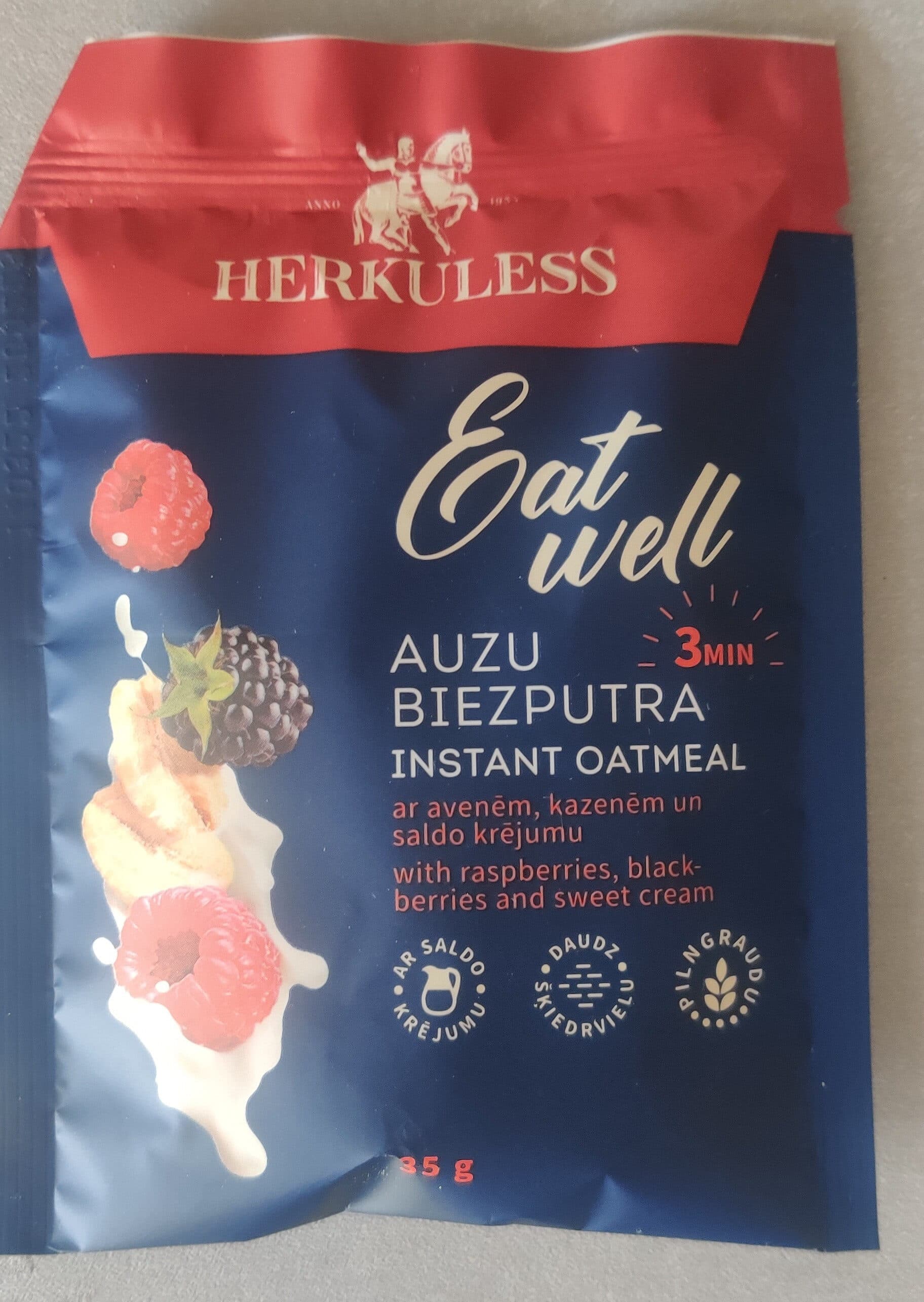 HERKULESS Quick oatmeal with raspberries, blackberry pieces and milk packshot