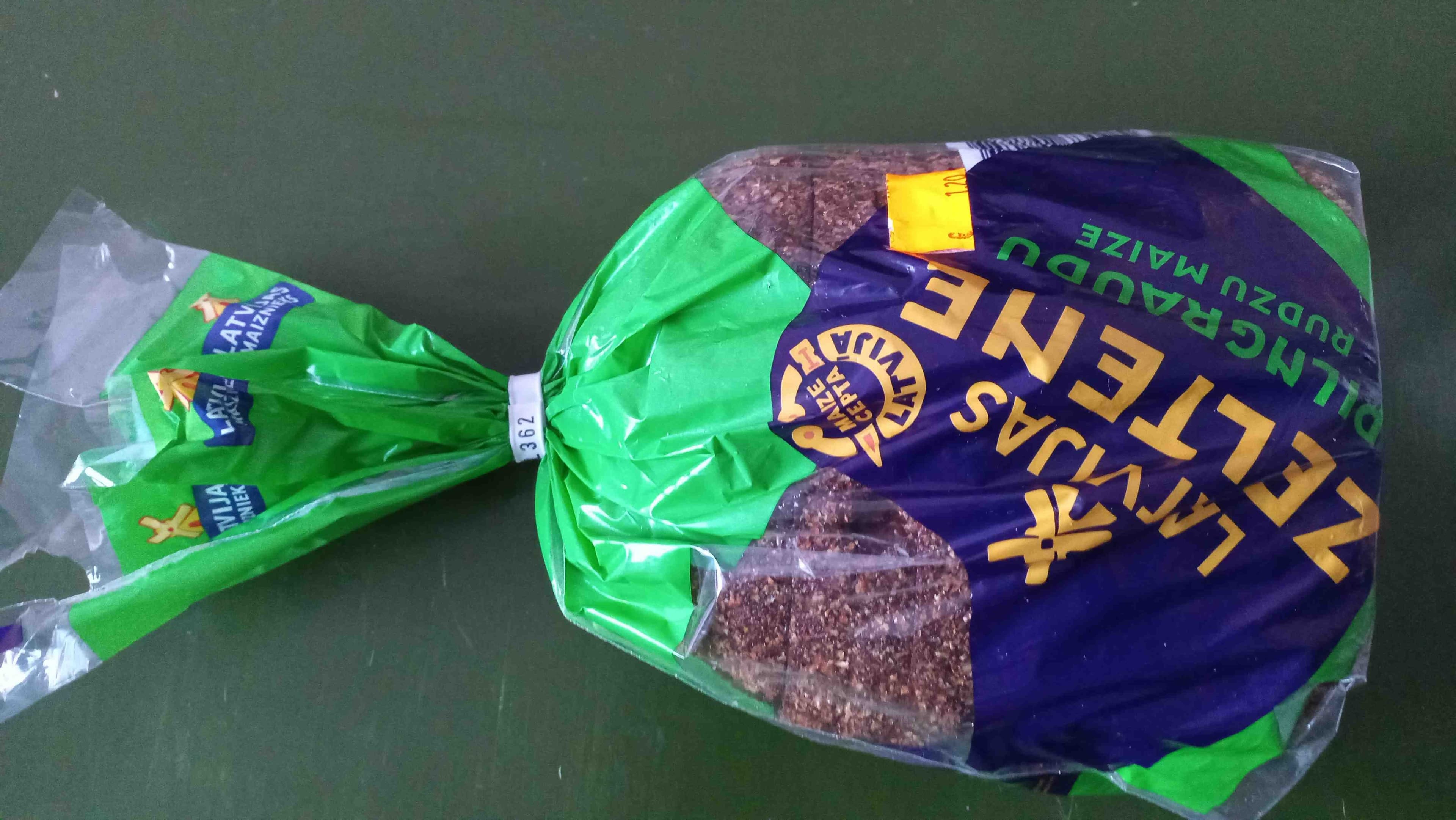 Latvijas maiznieks Pilngraudu rudzu maize packshot