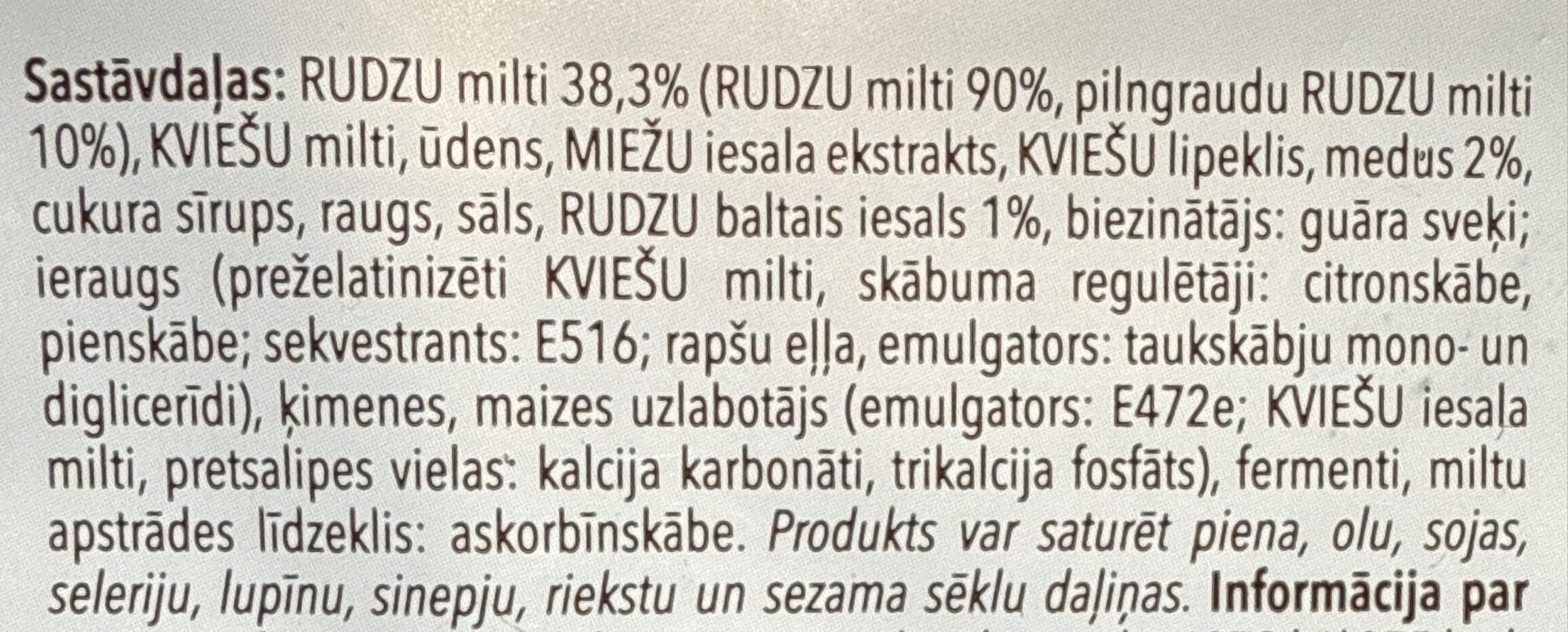 Latvijas maiznieks Delicious linden bread with honey packshot