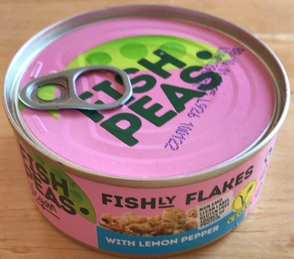 Fish Peas Fishly flakes packshot