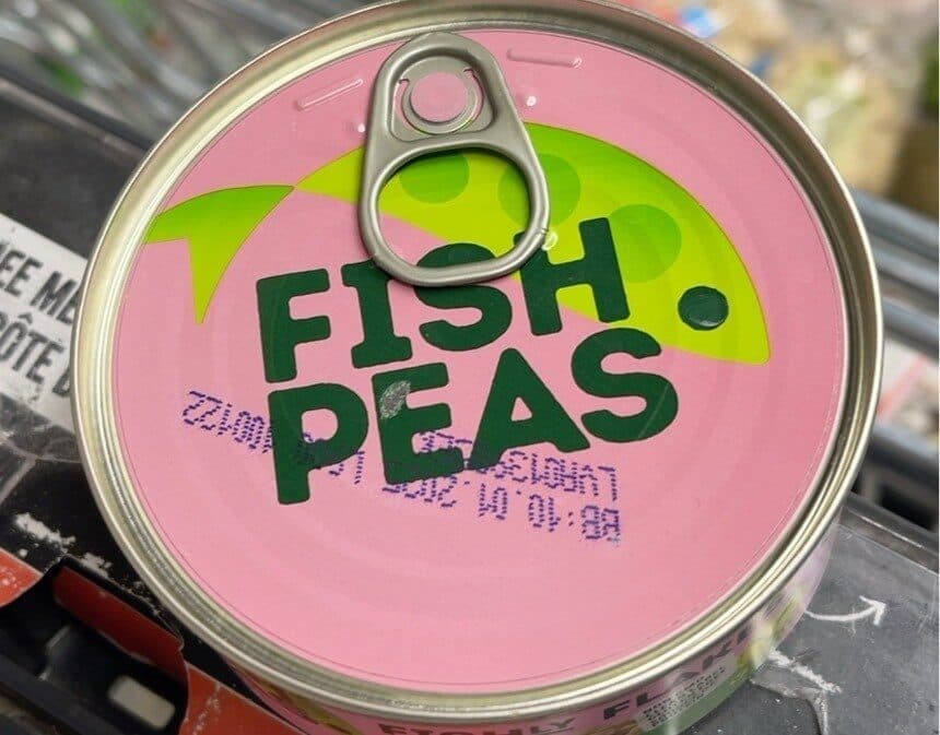 Fish Peas Fishly Flakes packshot