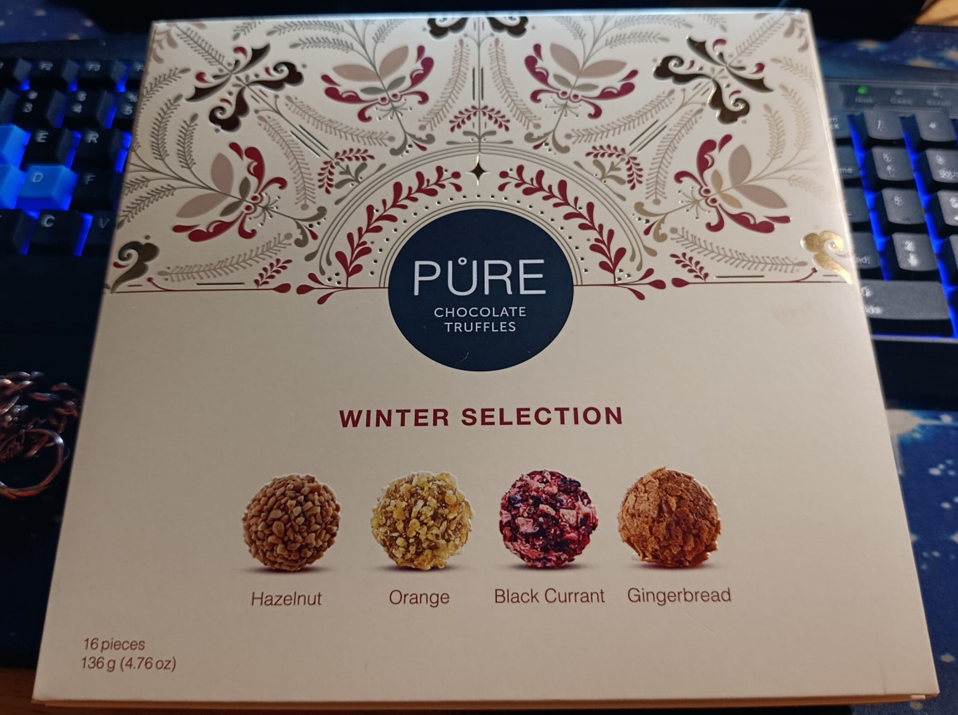 Půre Piimaśokolaadi ja śokolaaditrühvlite assortii "Talv" packshot