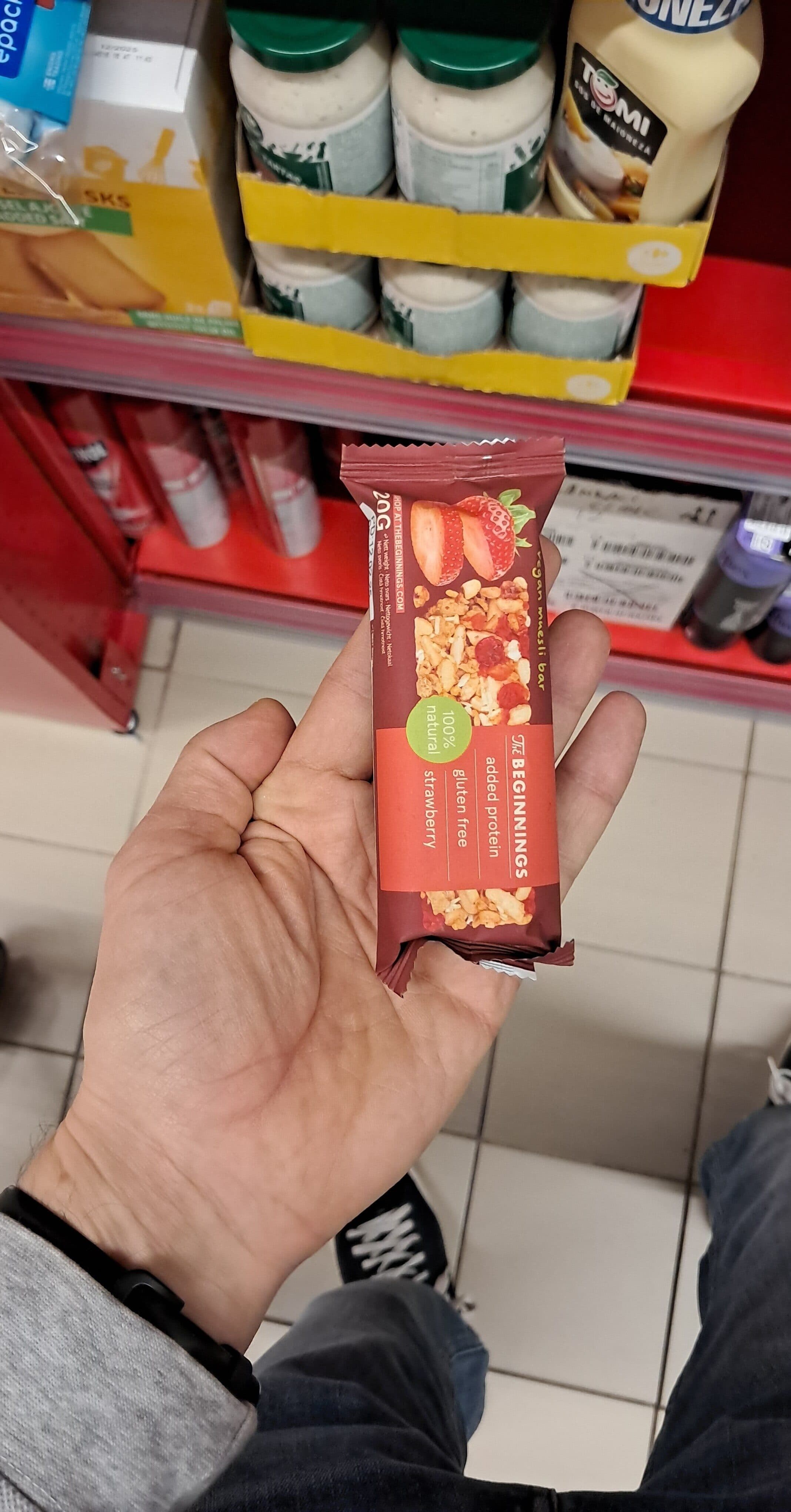 Musli jahodová rýžová tyčinka packshot