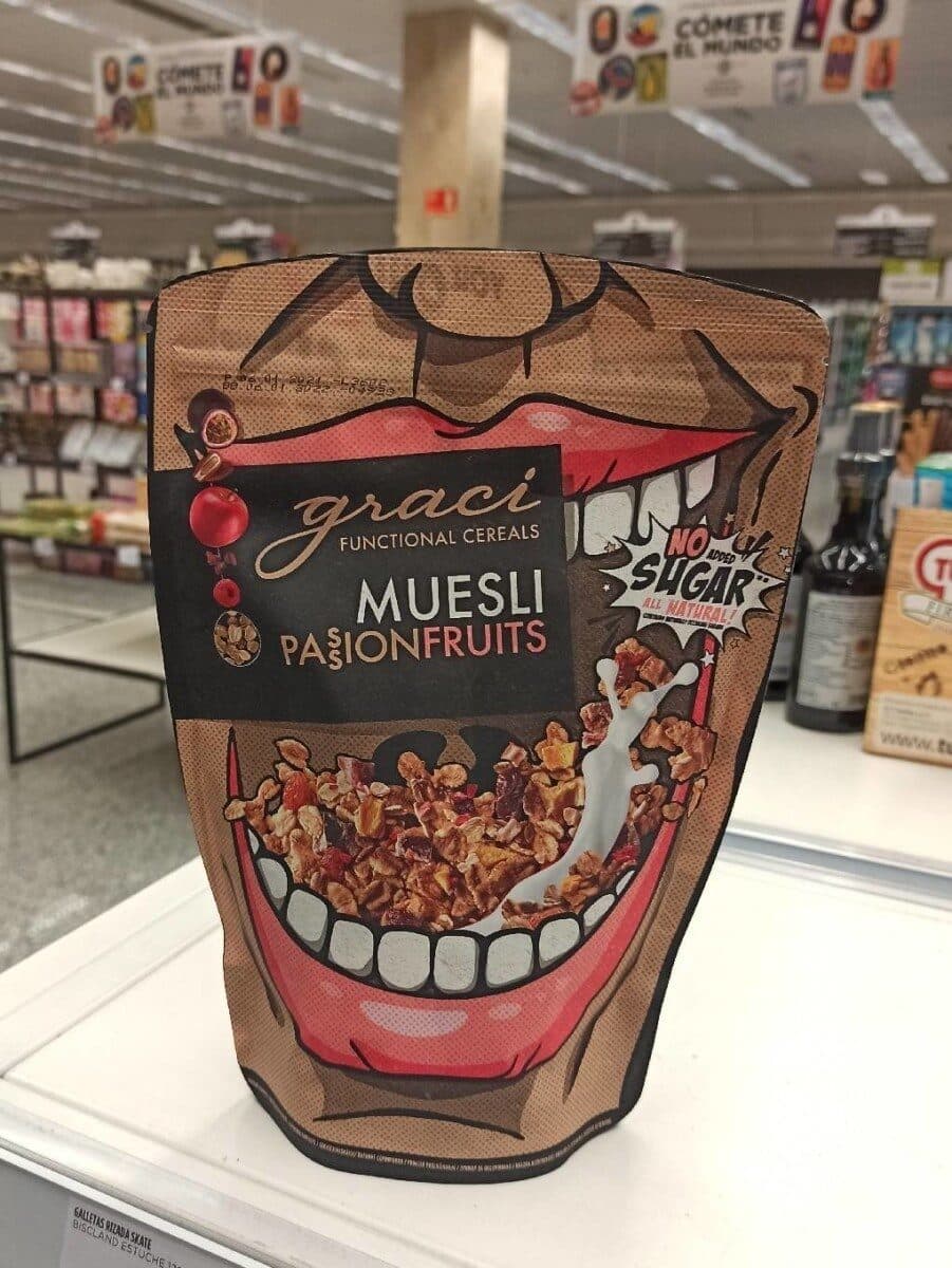 Muesli passion fruit packshot
