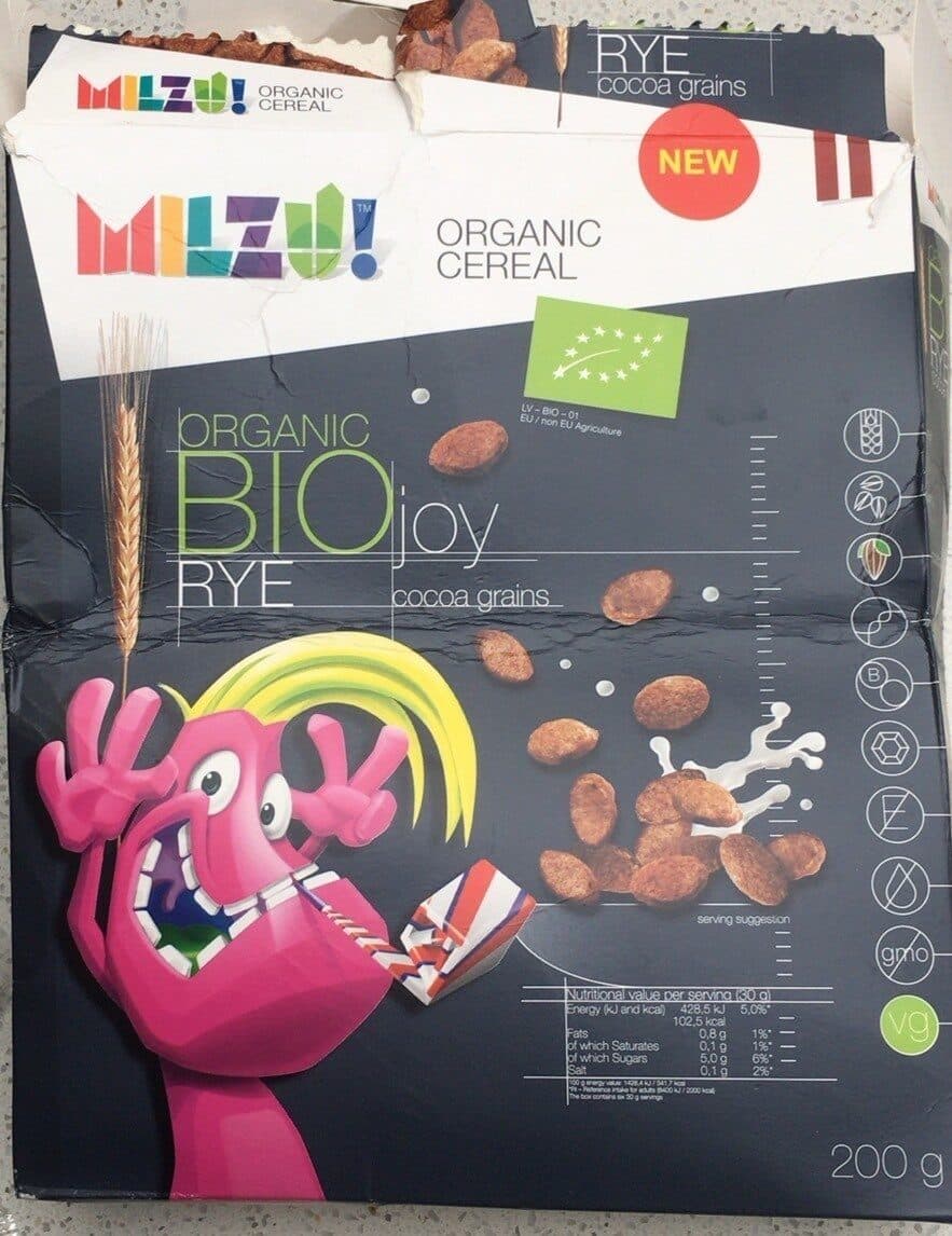 Organic cereal packshot