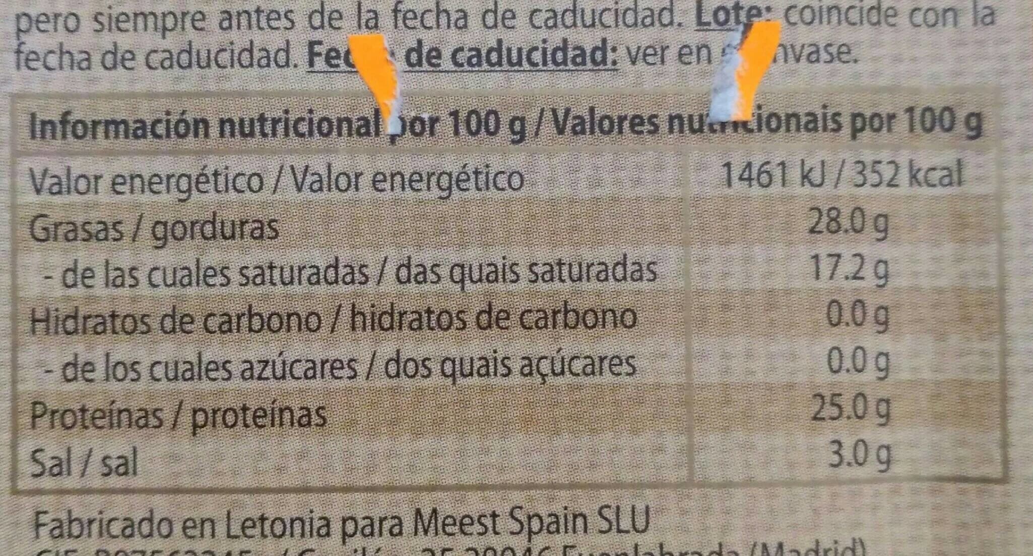 Top food Trenza de queso ahumado packshot