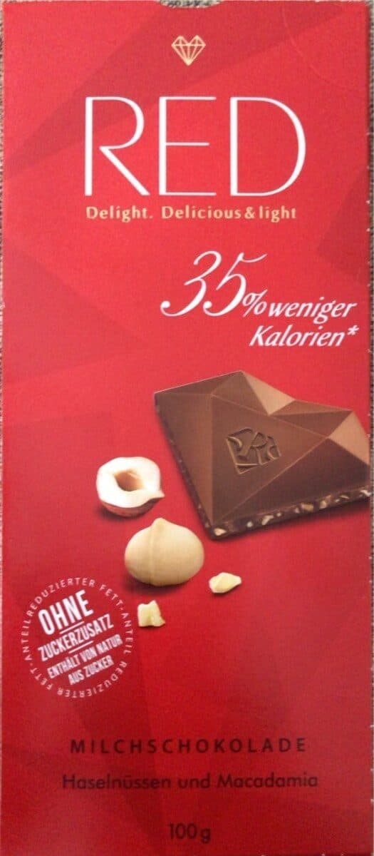 Miclschicklade mit Haselnüsse und Macadamia packshot