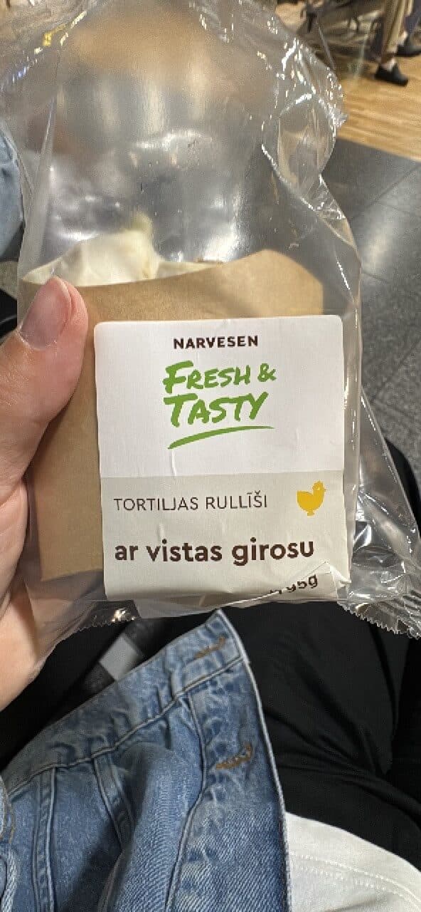 Narvesen Fresh & Tasty Tortiljas rullīši ar vistas girosu packshot