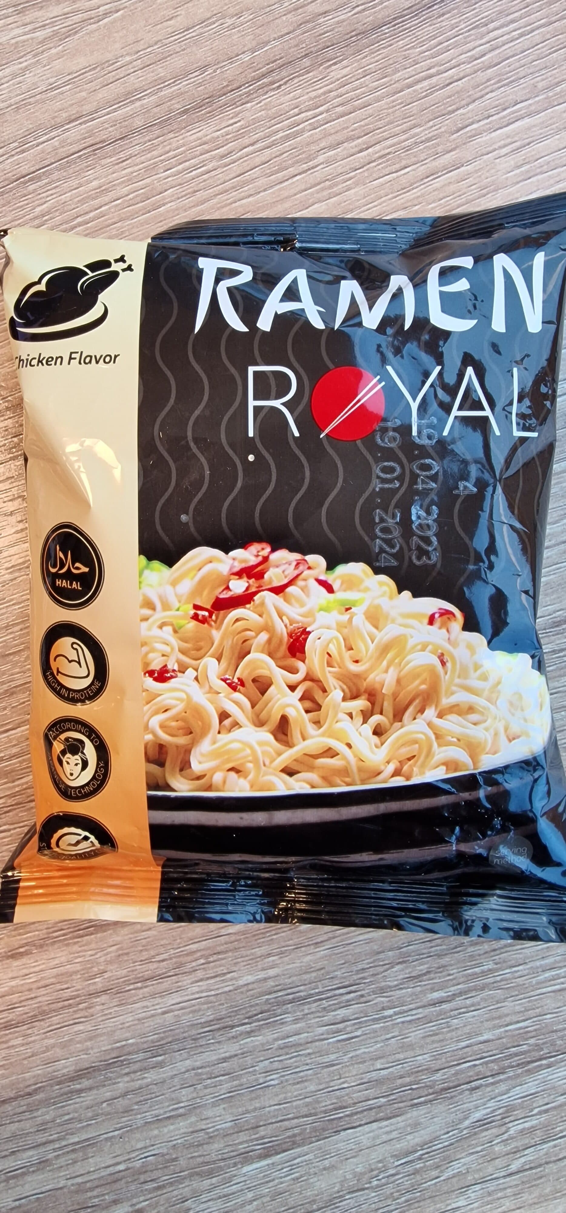 Ramen Royal Chicken Flavor Ramen packshot
