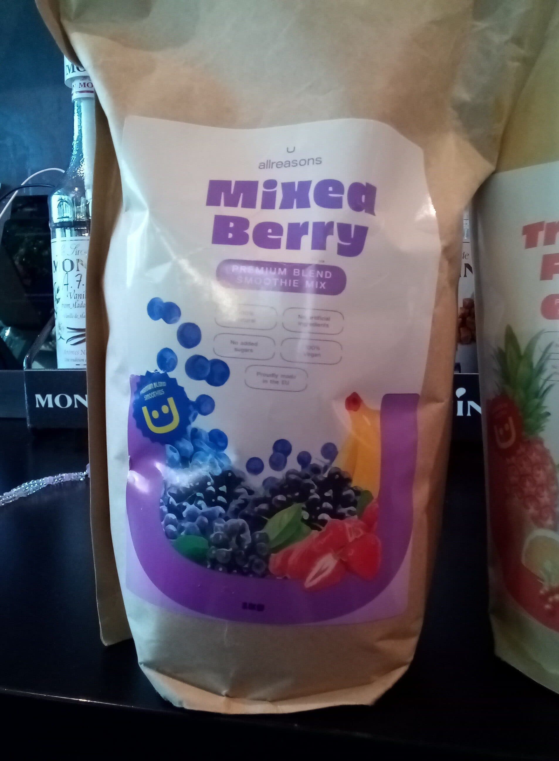 mixed berry smoothie packshot