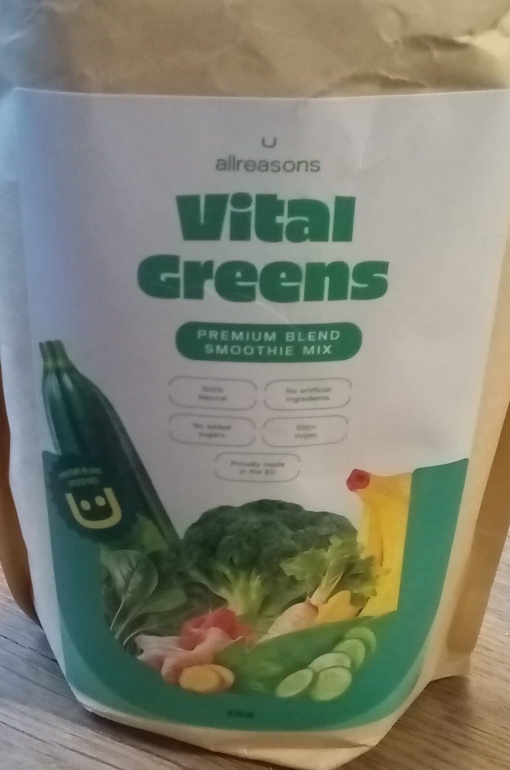 vital greens smoothie packshot
