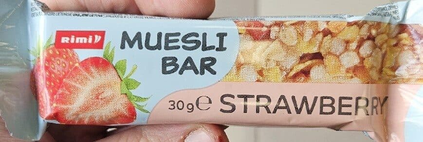 Rimi Muesli Bar With Strawberries packshot