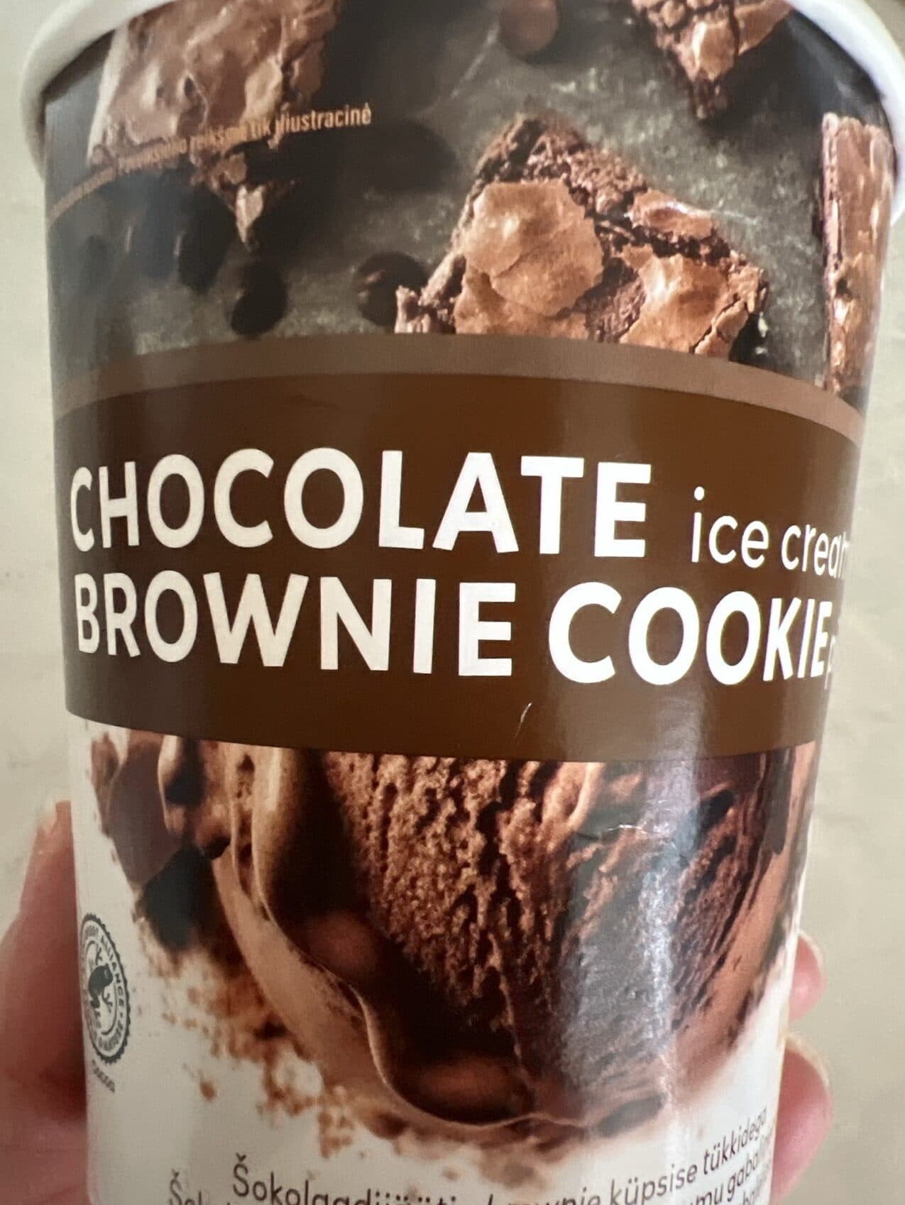Rimi Chocolate Ice Cream With Brownie Cookie Pieces packshot