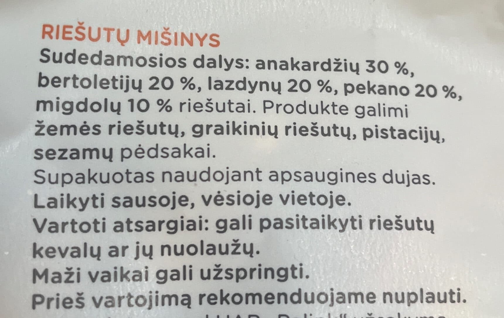 IKI Nut mixture packshot