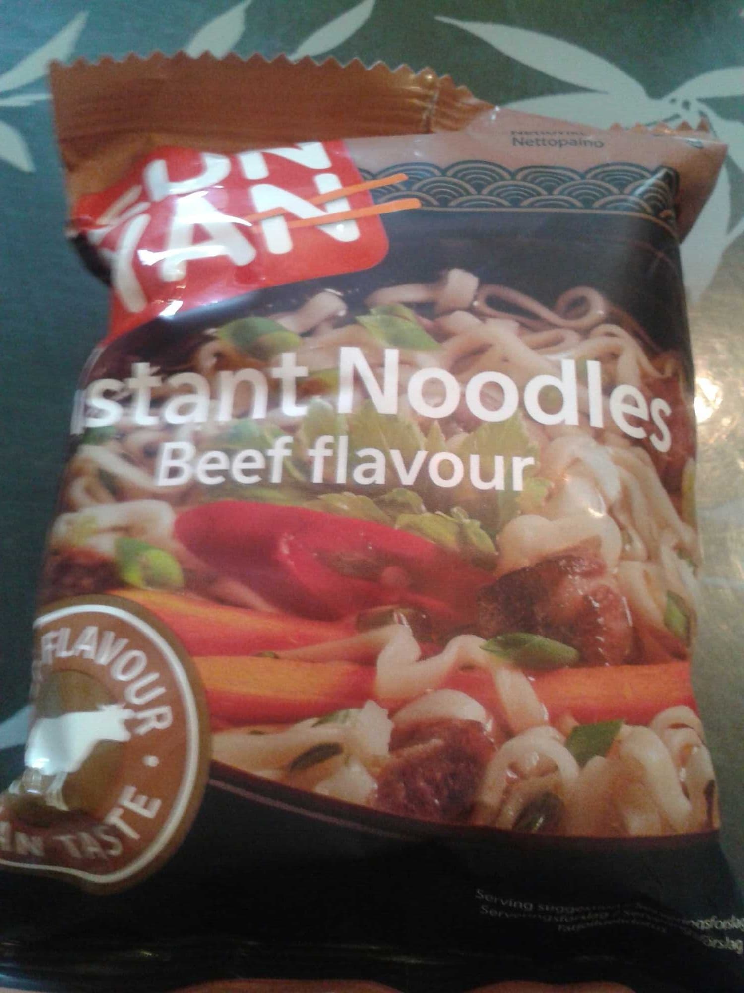 Sun Yan Instant noodles beef flavour - Nouilles instantanées saveur bœuf packshot