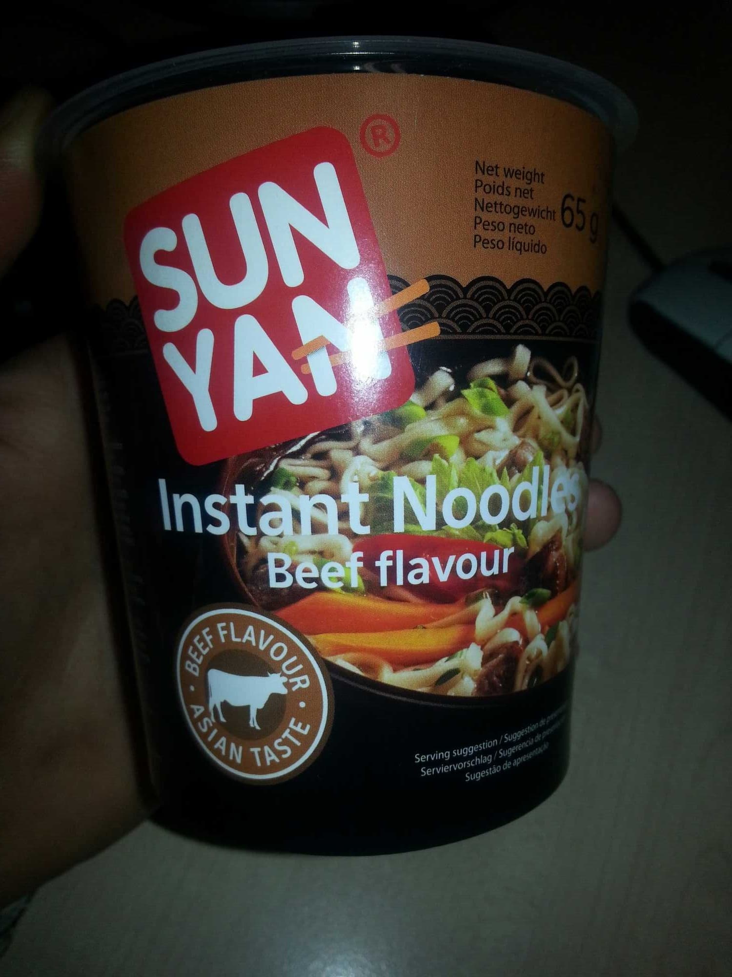 Sun Yan Instant noodle beef flavor packshot