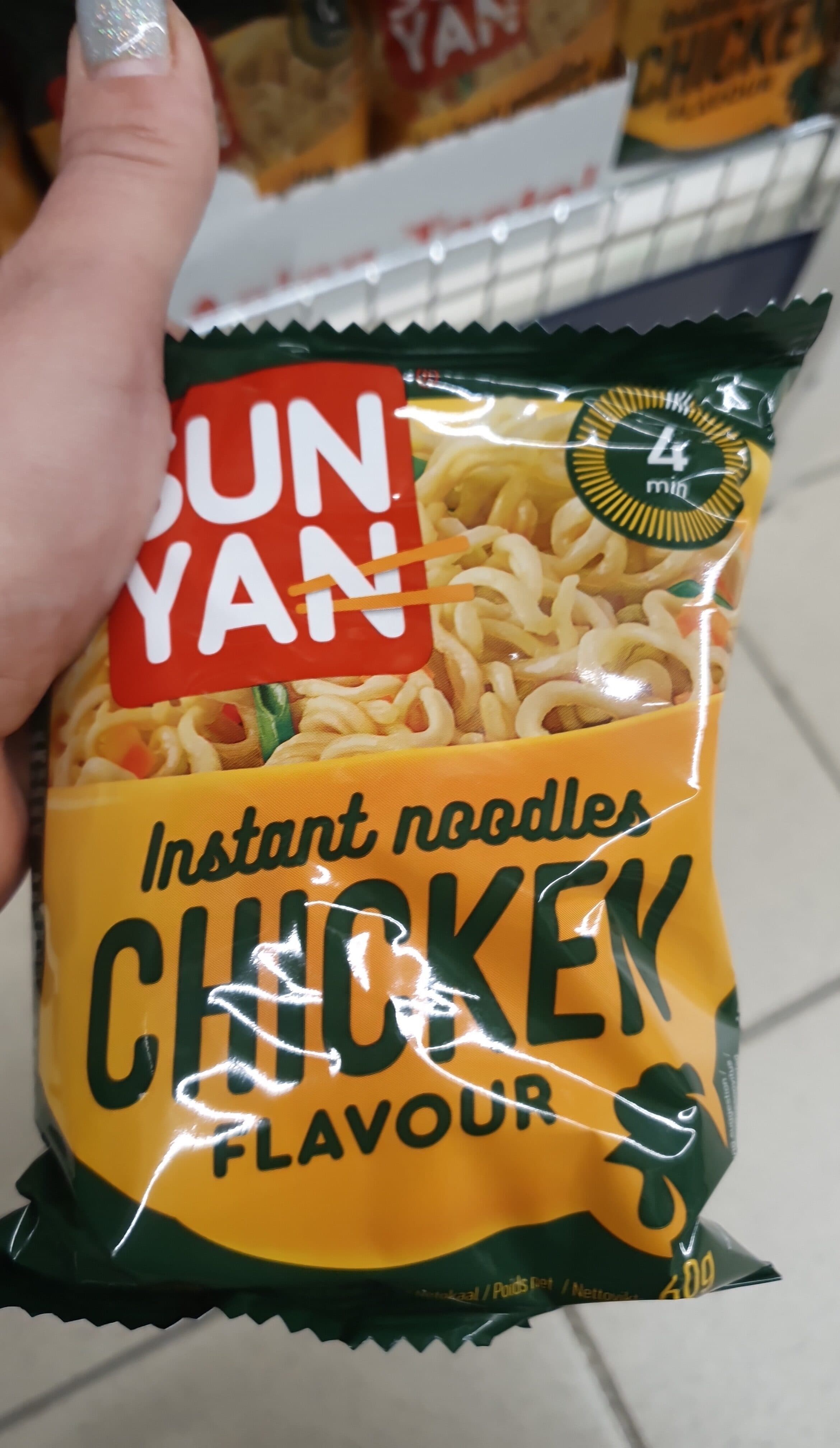 noodles pollo packshot