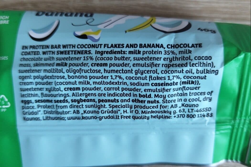 Activus Bar with coconut & banana packshot