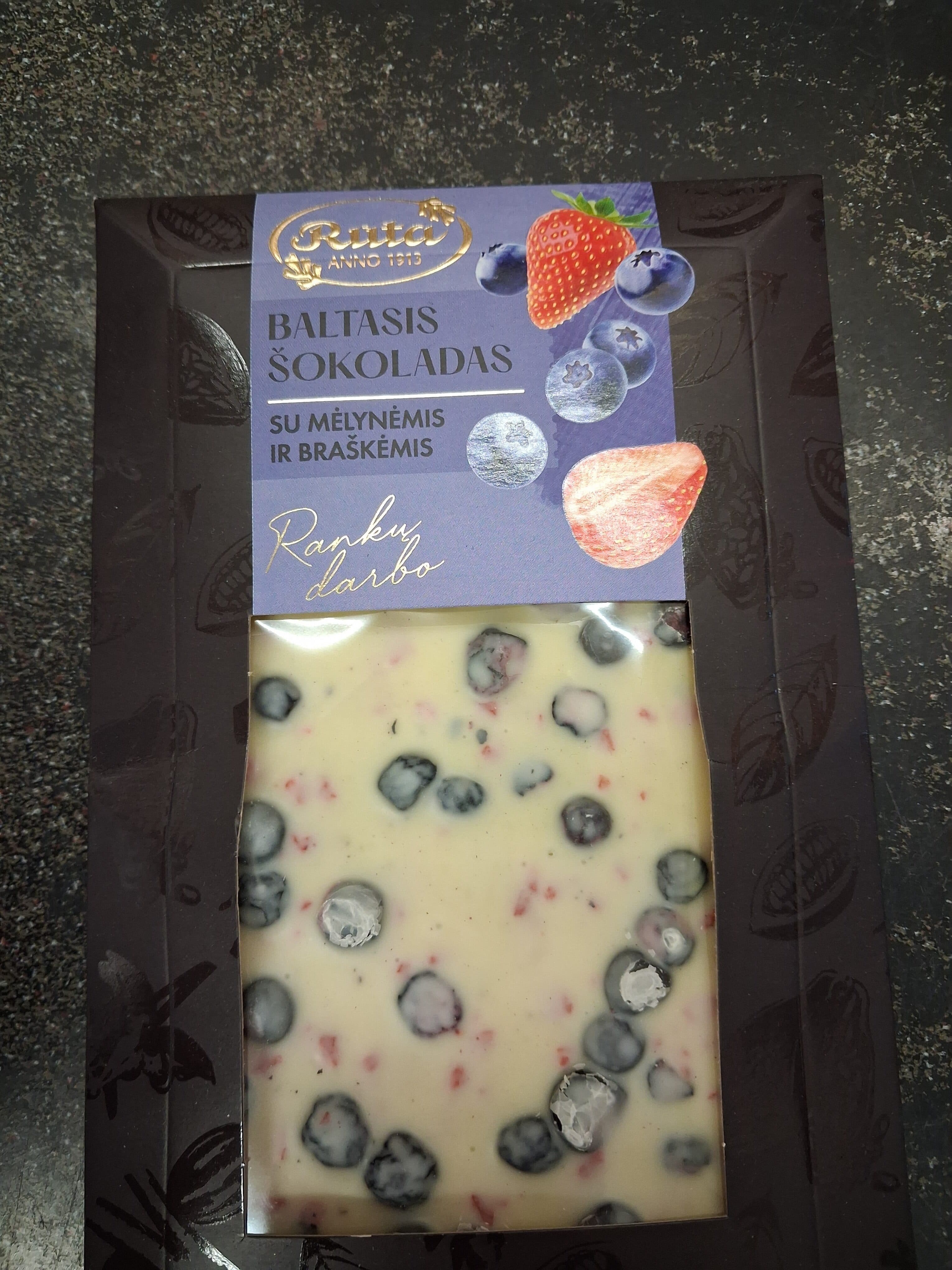 Rūta White Chocolate With Blueberries And Strawberries packshot