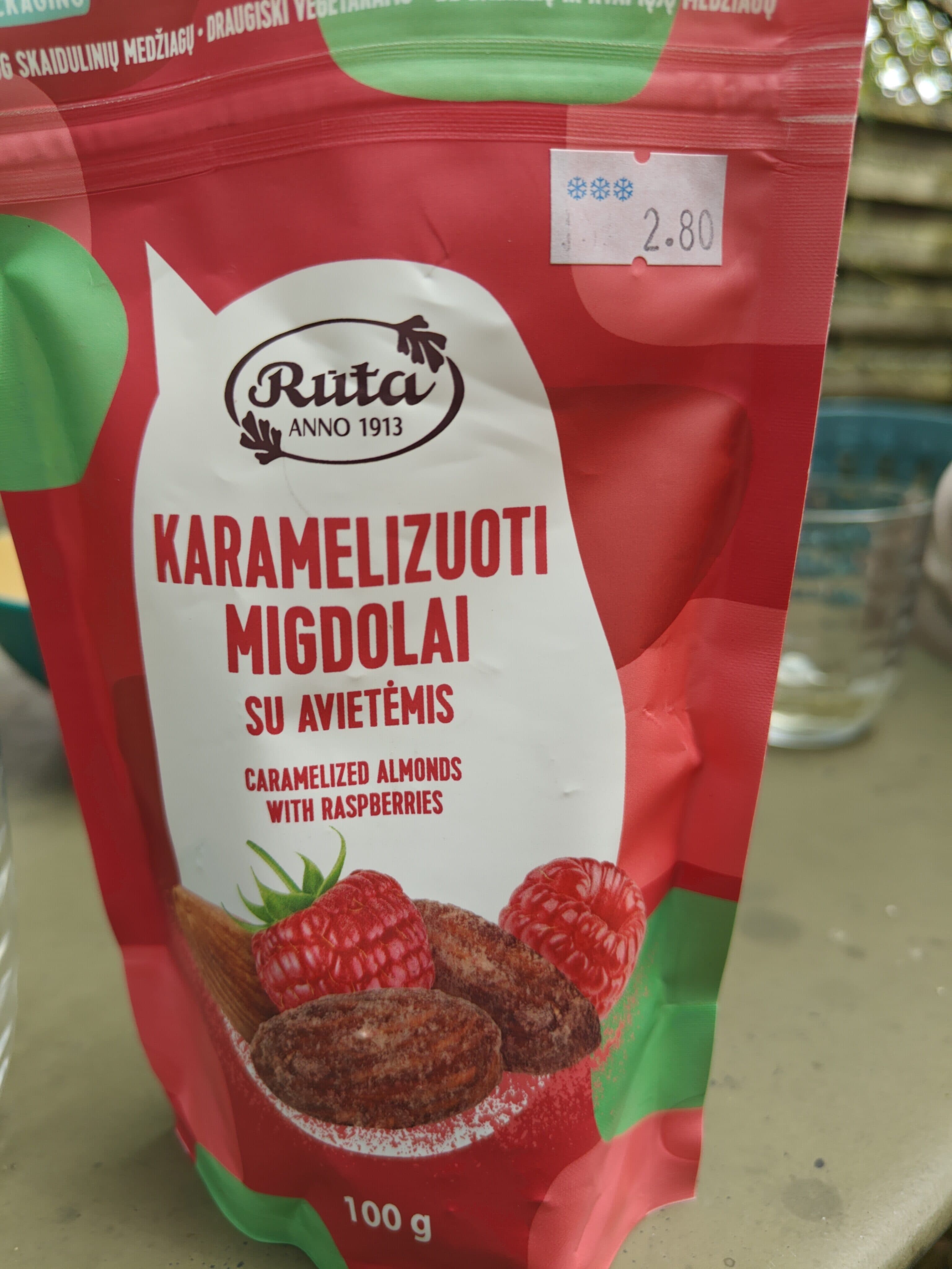 Ruta Caramelized Almonds With Raspberry packshot