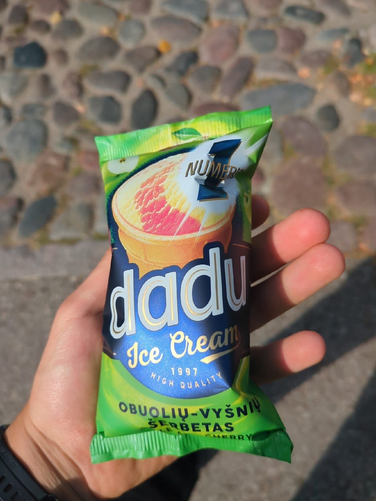 dadu obuoliu ir vysniu packshot