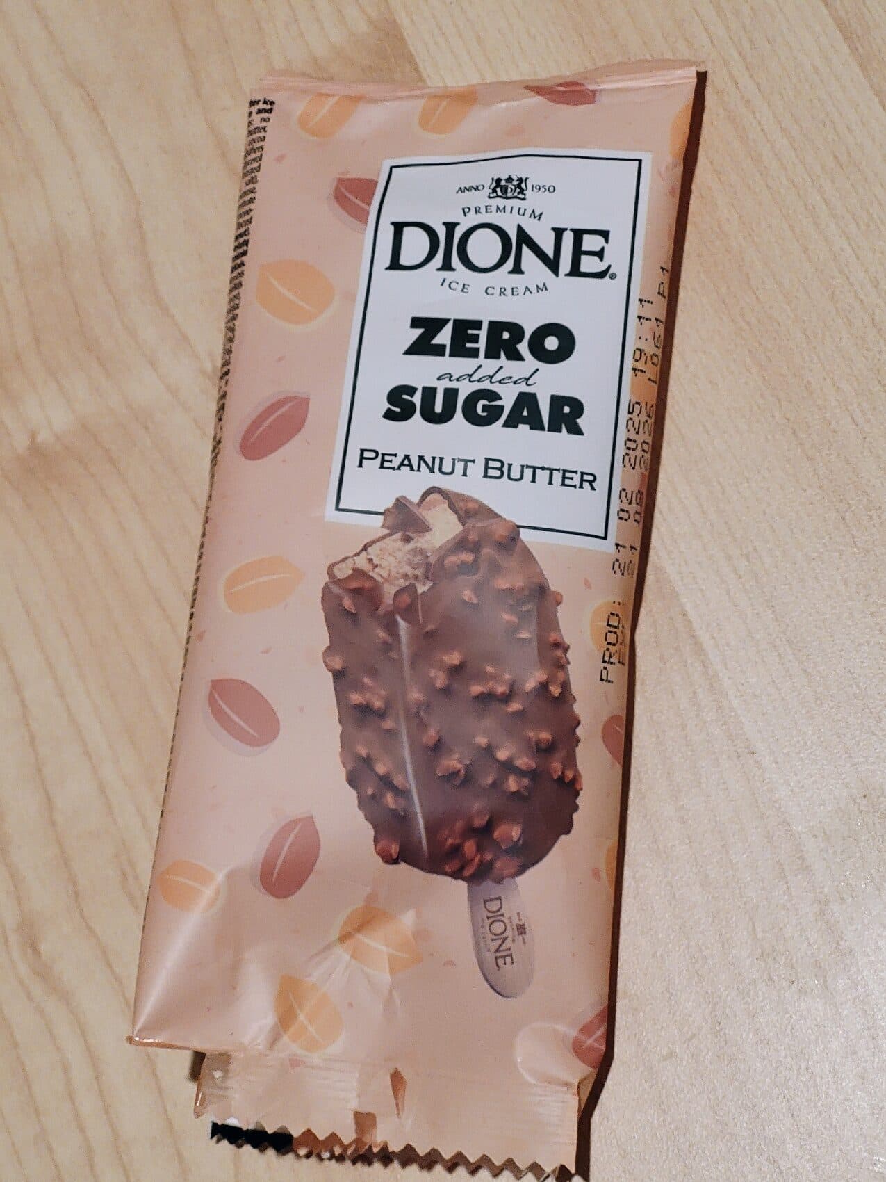 DIONE Ice cream zero added sugar peanut butter packshot