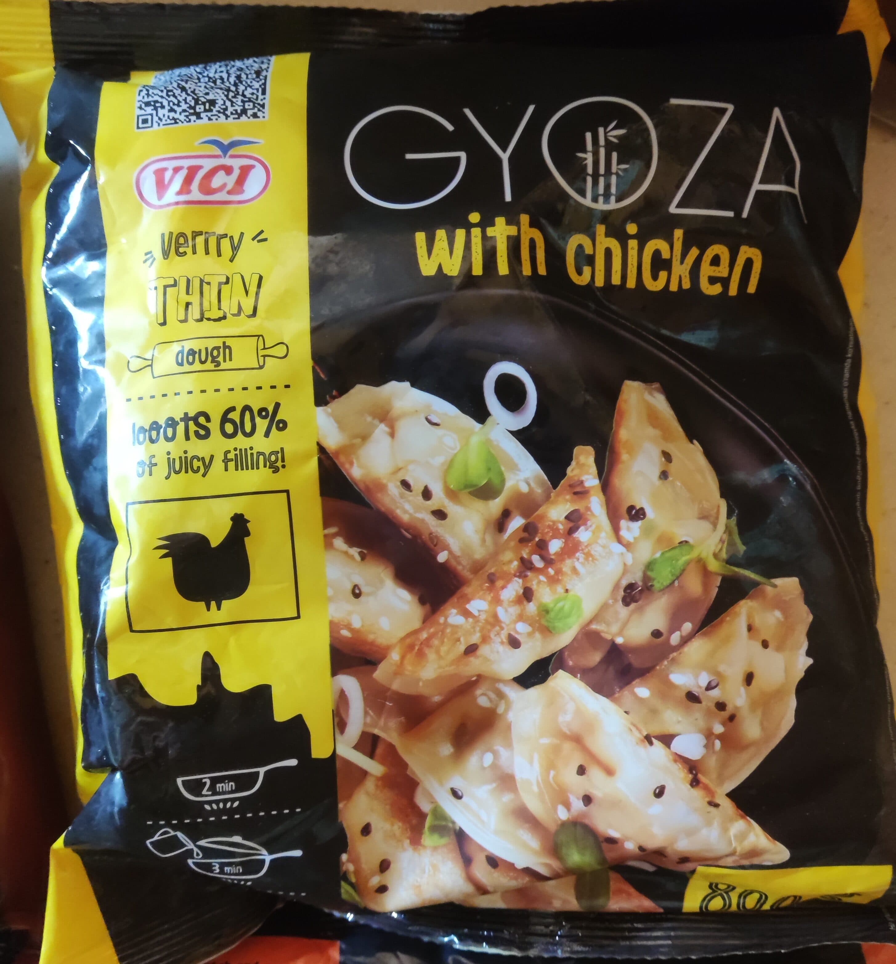 Vici Gyoza with chicken packshot
