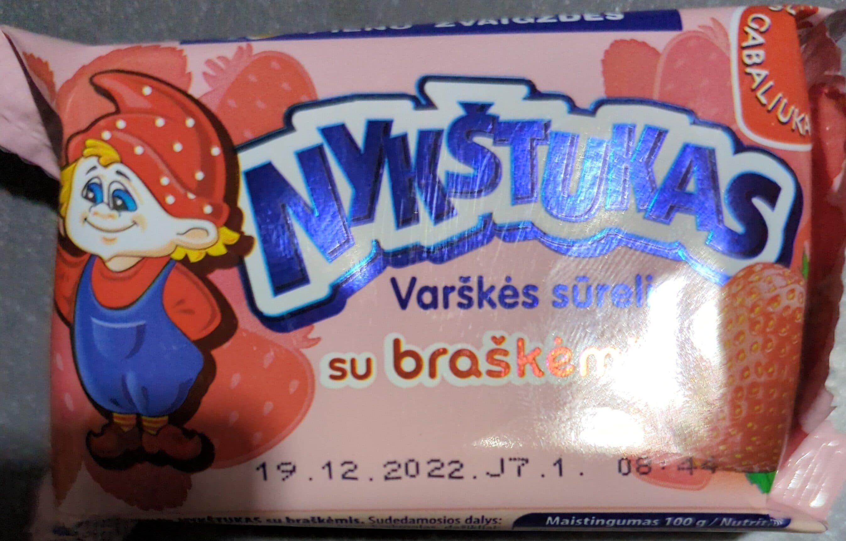 Pieno žvaigždės Varškės sūrelis su braškėmis packshot