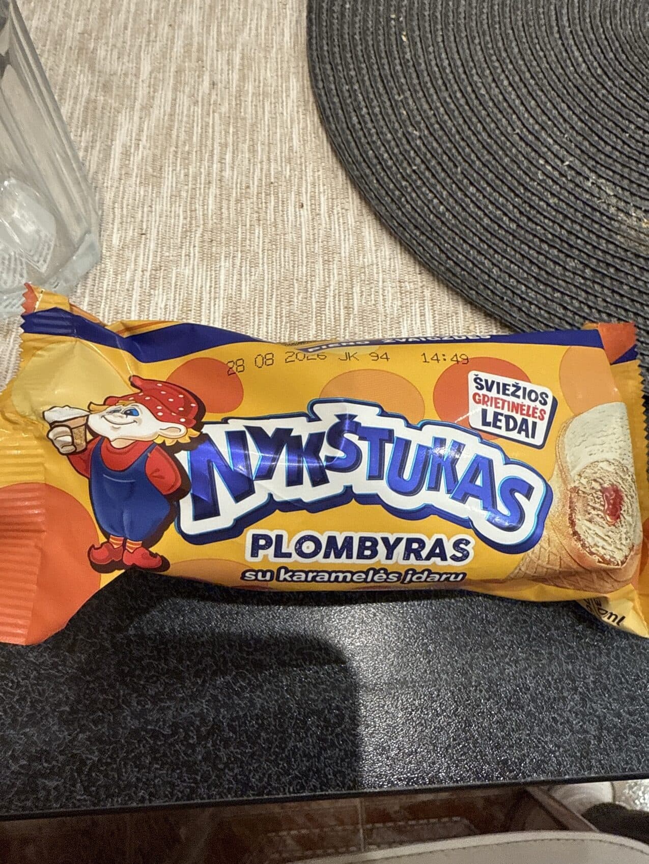 Nykstukas Ice cream packshot